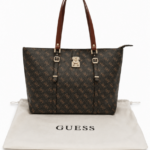 תיק Guess מונוגרם Guess - גס יד שנייה בנמיז - Nemyz