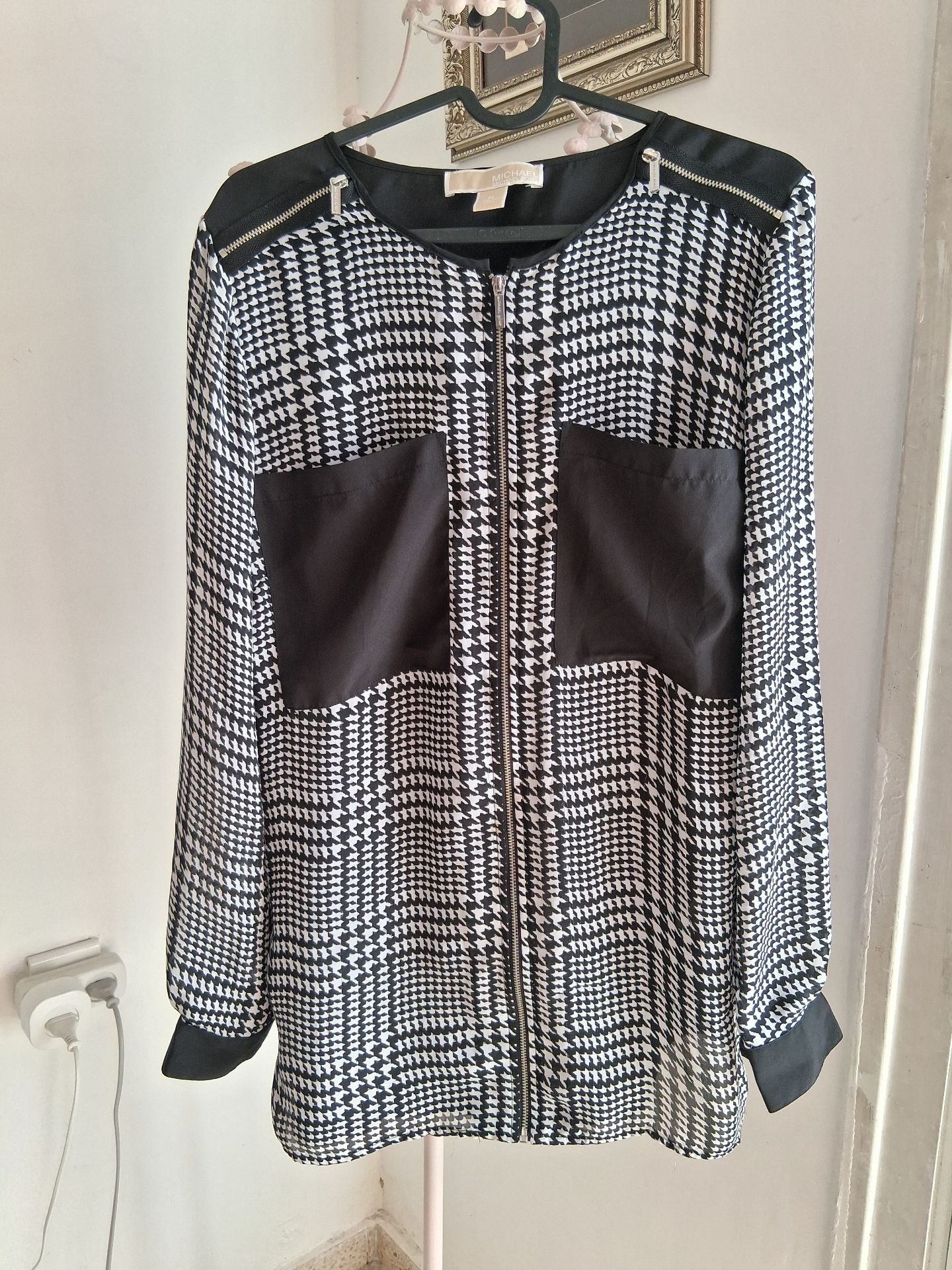 טופ zip up קליל מייקל קורס – Michael Kors יד שנייה בנמיז - Nemyz