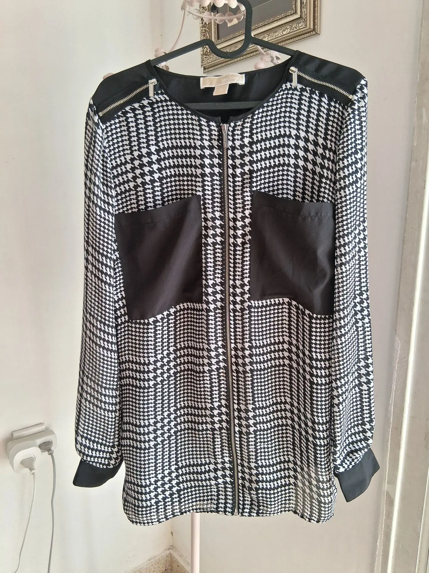 טופ zip up קליל מייקל קורס – Michael Kors יד שנייה בנמיז - Nemyz