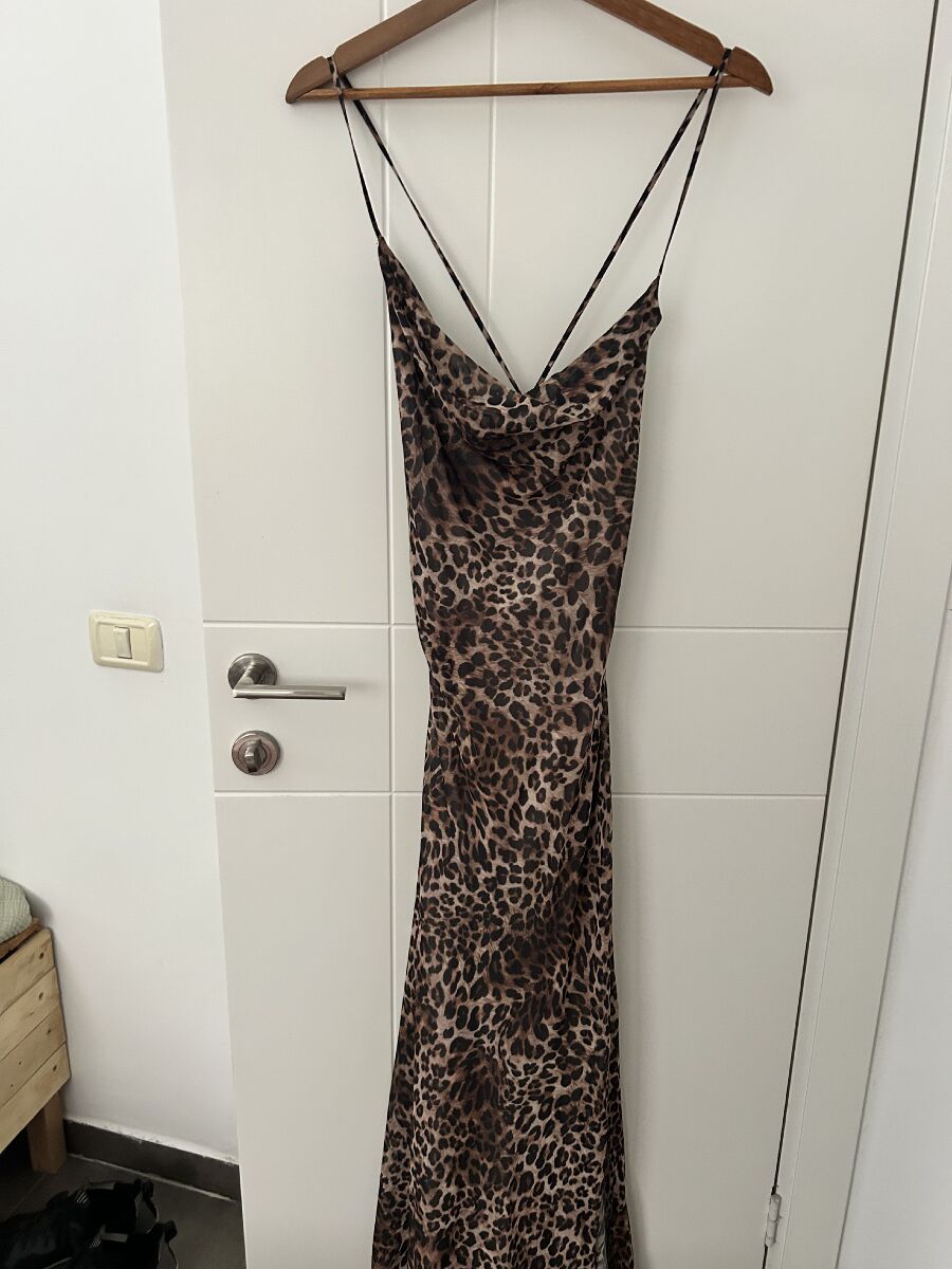 שמלה מנומרת ברשקה Bershka – ברשקה יד שנייה בנמיז - Nemyz