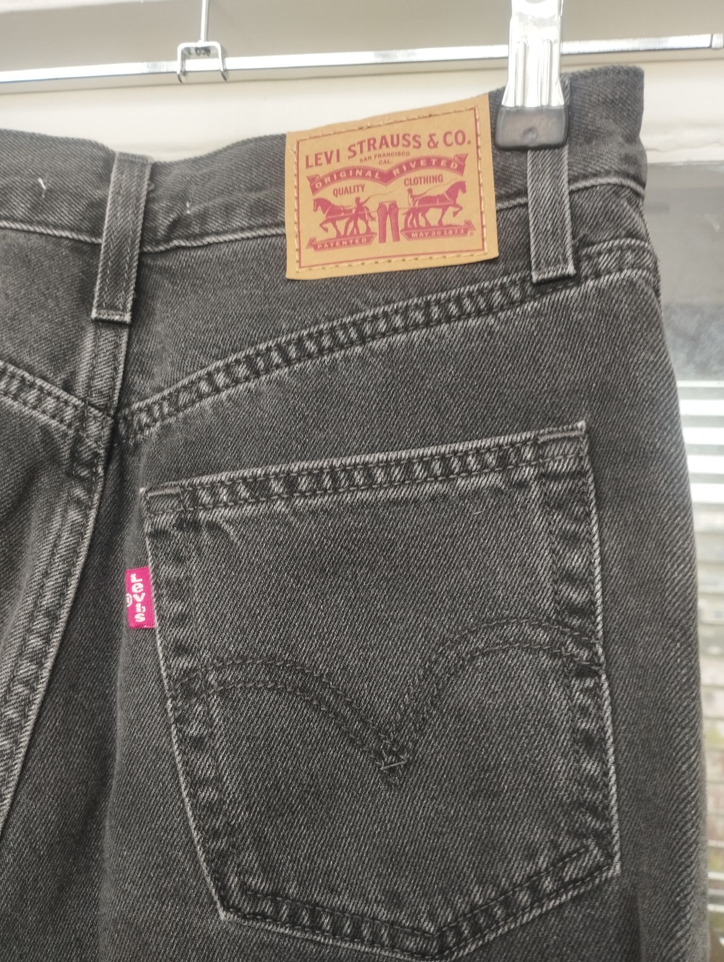 ג’ינס ליוויס Levi's - ליווייס יד שנייה בנמיז - Nemyz