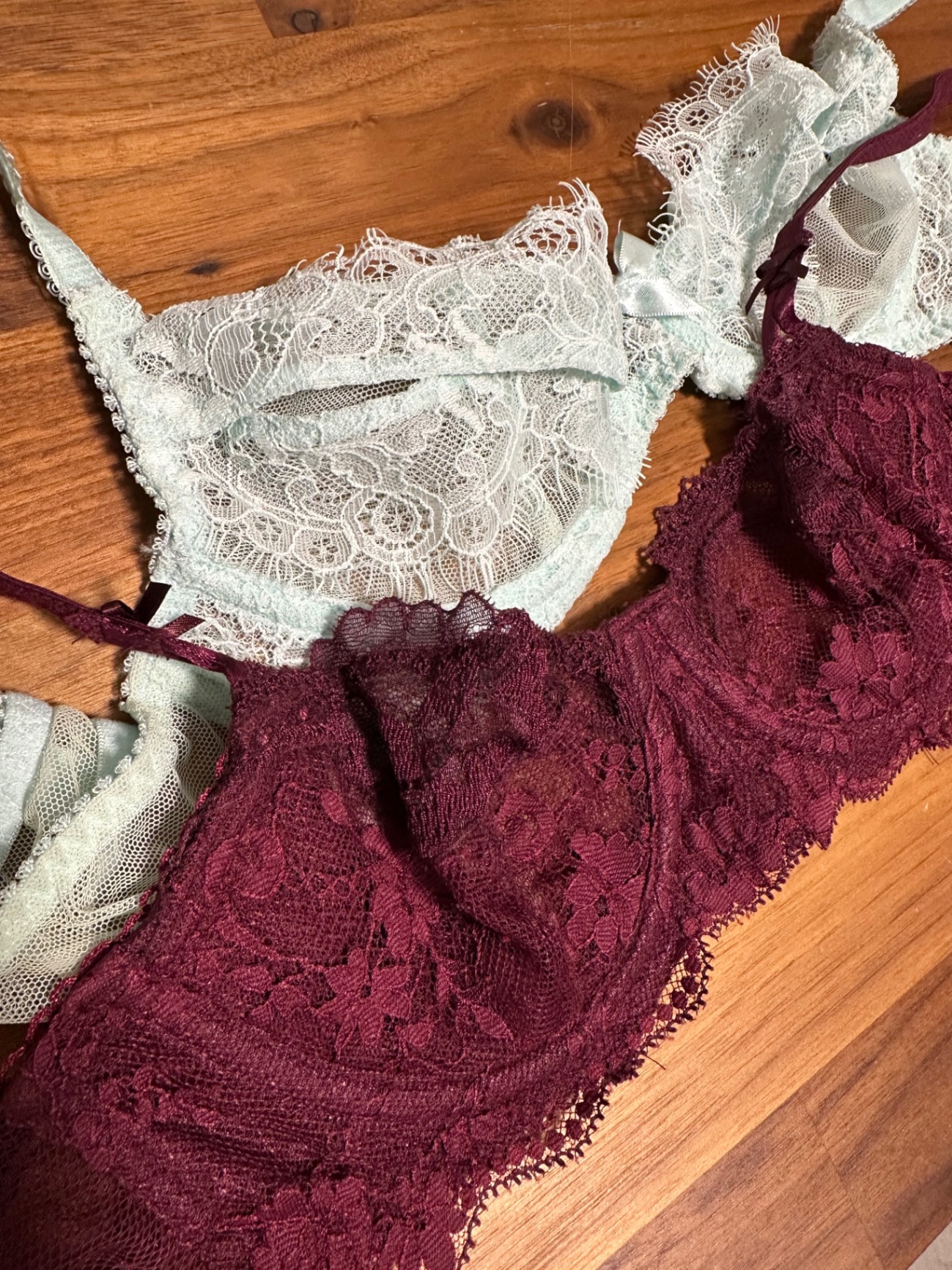 שתי חזיות תחרה Victoria’s Secret - ויקטוריה'ס סיקרט יד שנייה בנמיז - Nemyz