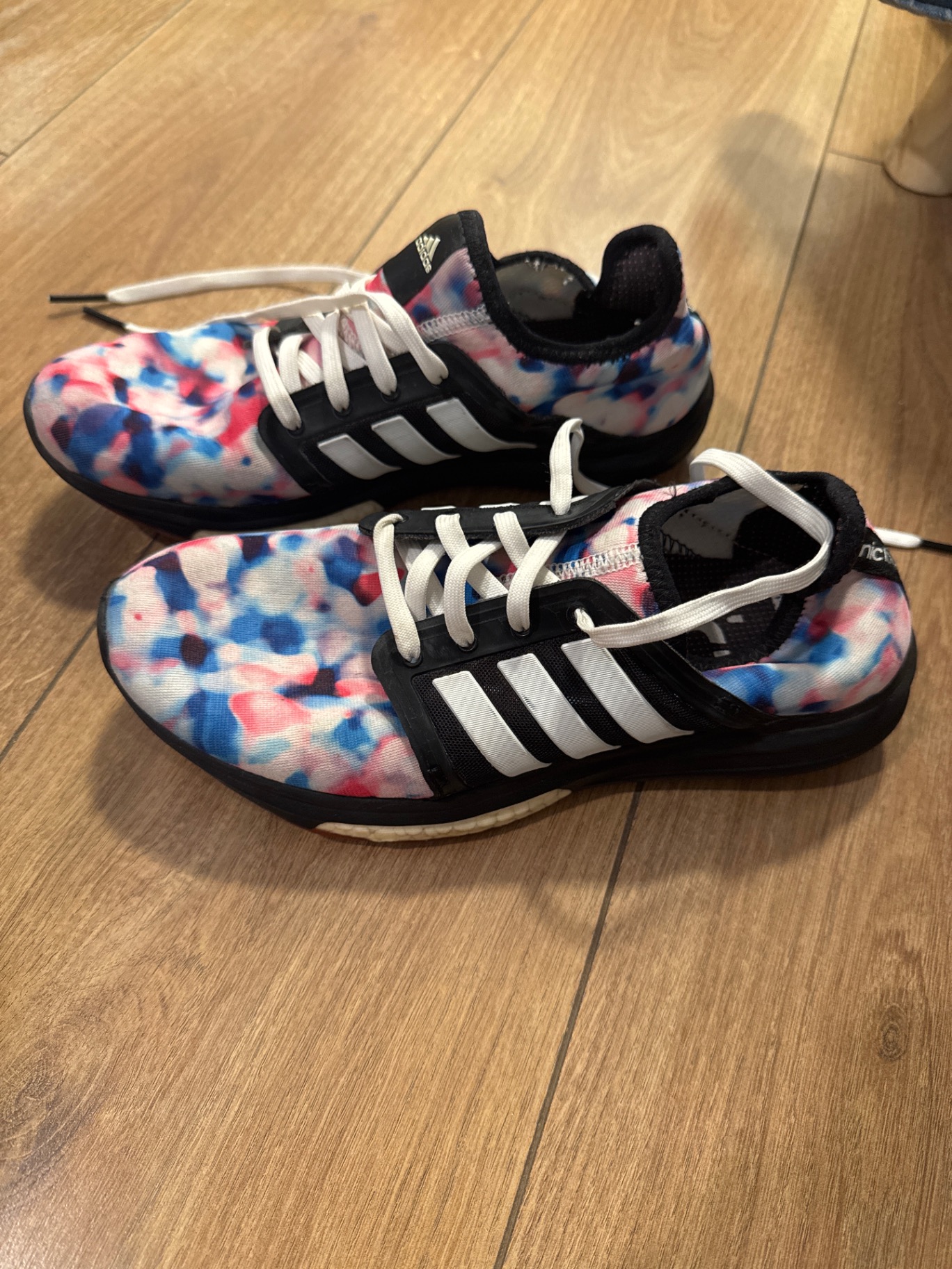 נעלי ספורט אדידס Adidas – אדידס יד שנייה בנמיז - Nemyz