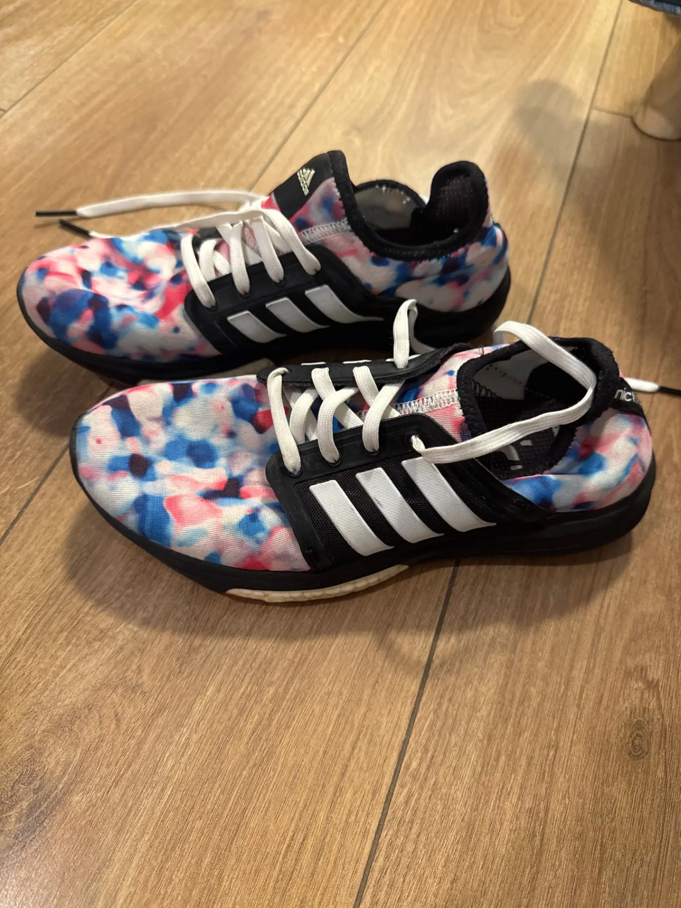 נעלי ספורט אדידס Adidas – אדידס יד שנייה בנמיז - Nemyz