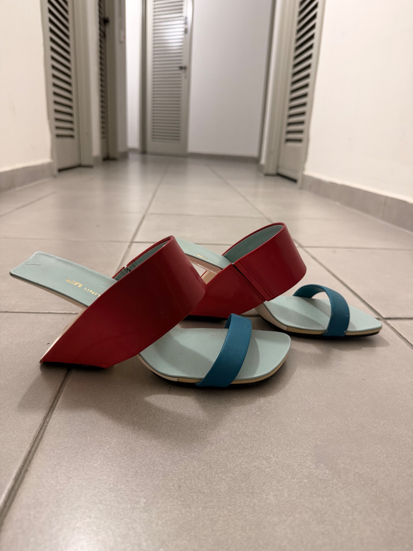 United nude עקב UNITED NUDE - יונייטד ניוד יד שנייה בנמיז - Nemyz