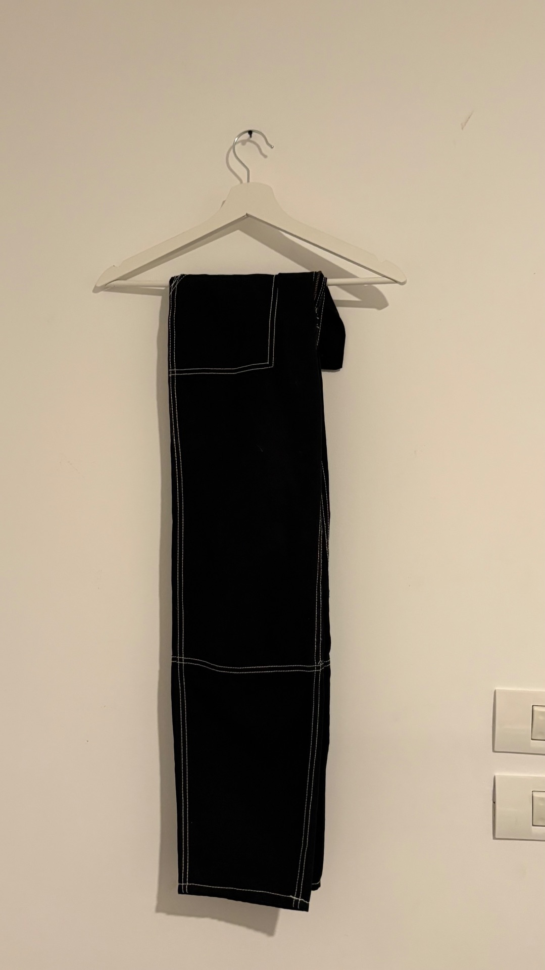 מכנסי קנבס שחורים לב H&M - אייץ' אנד אם יד שנייה בנמיז - Nemyz