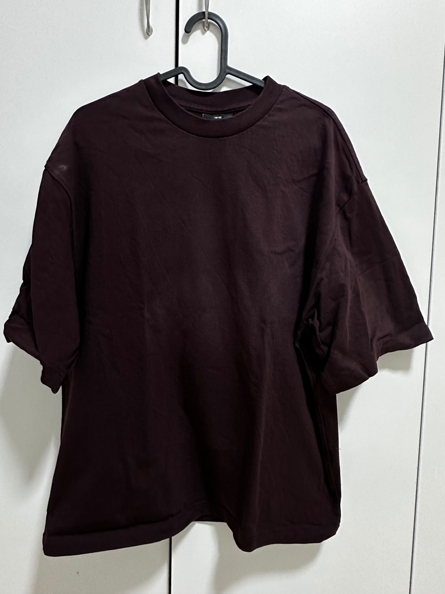 טישרט קרופ של H&M H&M - אייץ' אנד אם יד שנייה בנמיז - Nemyz
