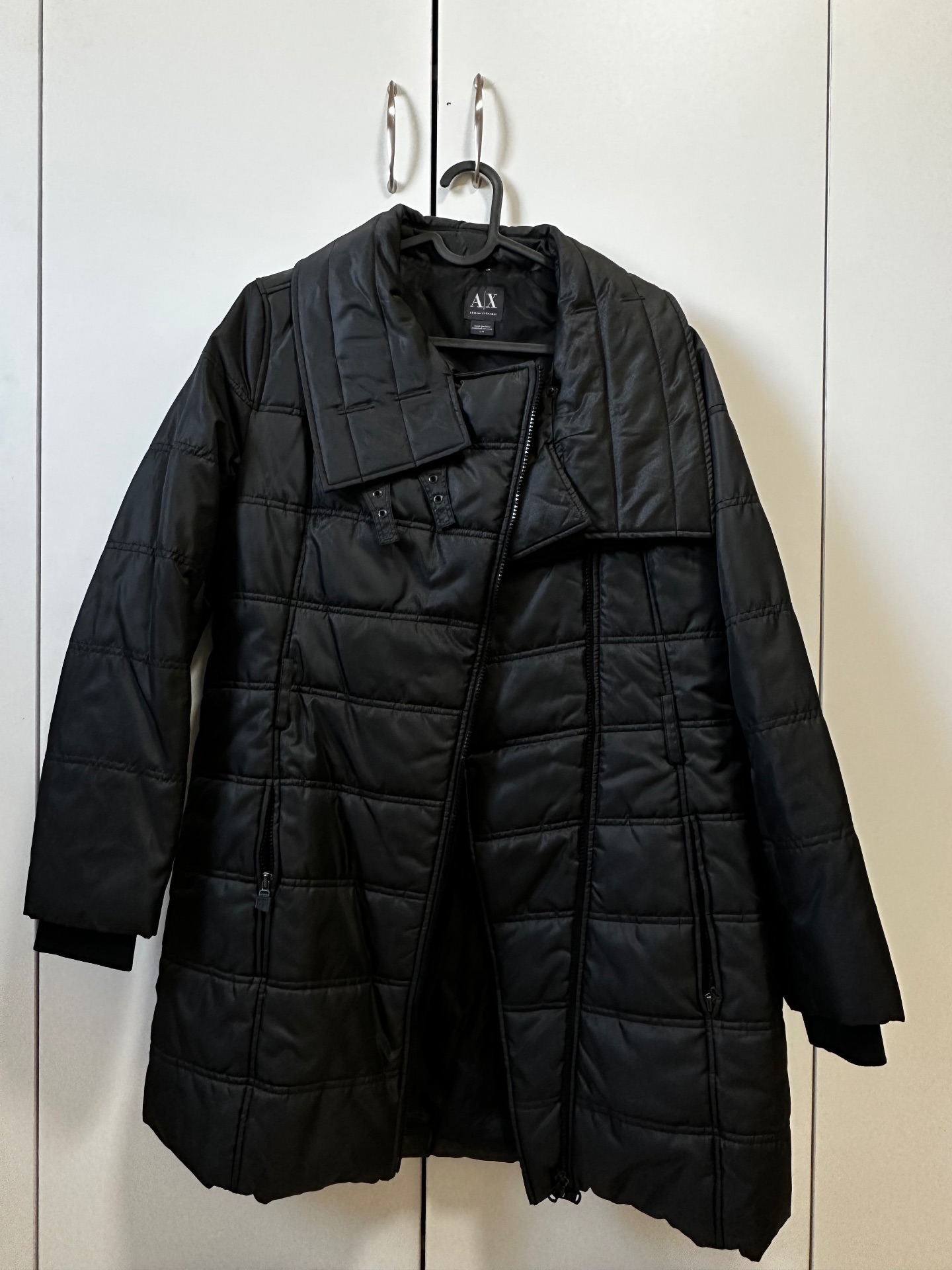 מעיל של ארמני Armani Exchange – ארמני אקסצ'יינג' יד שנייה בנמיז - Nemyz