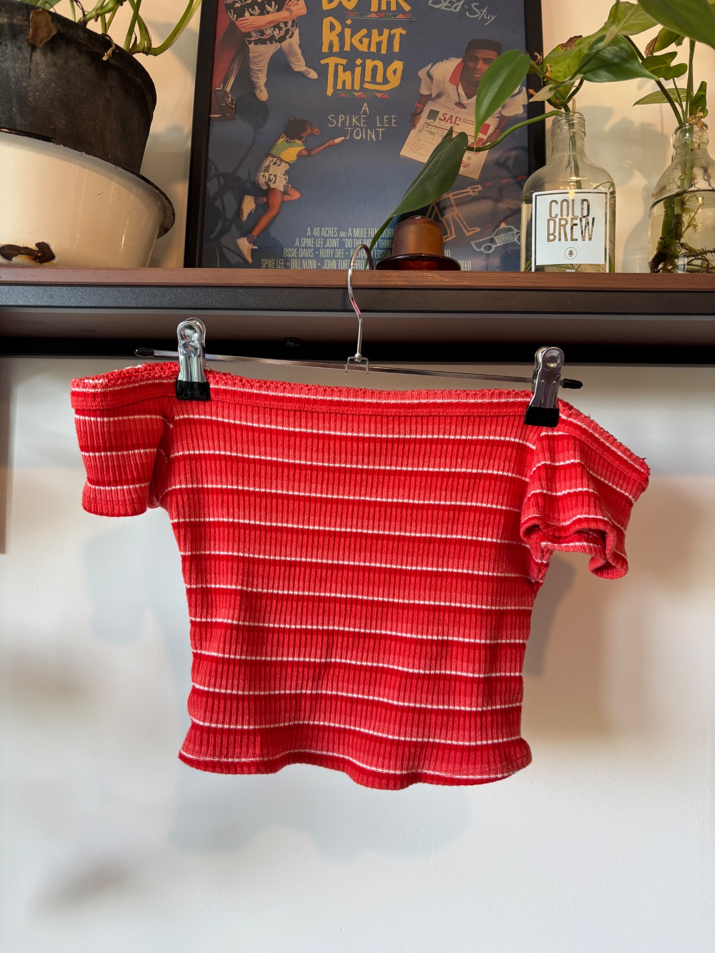 חולצה קרופ קיצית Urban Outfitters יד שנייה בנמיז - Nemyz