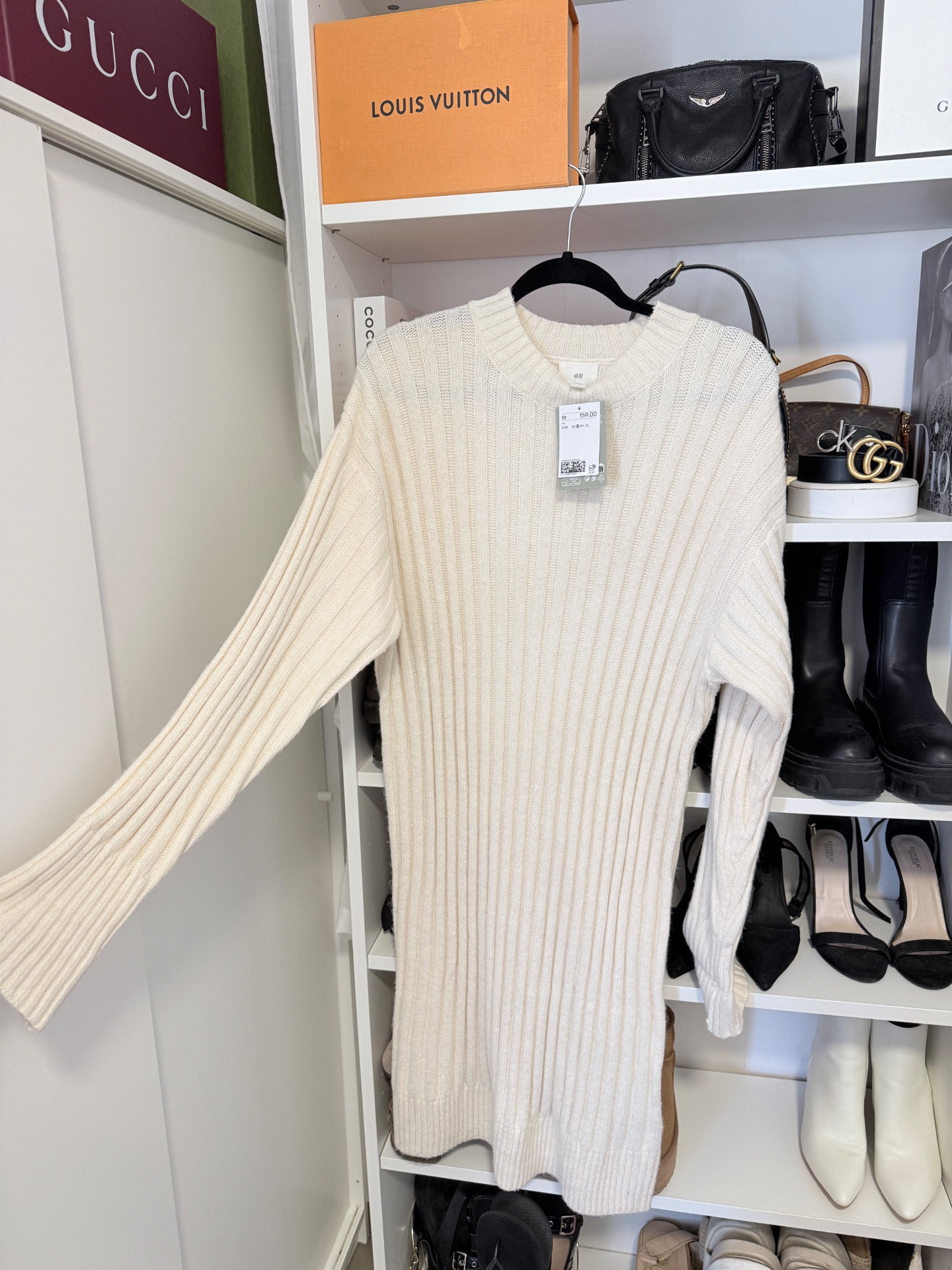 שמלת סריג לבנה H&M - אייץ' אנד אם יד שנייה בנמיז - Nemyz