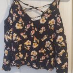 גופיית קרופ-טופ Bershka – ברשקה יד שנייה בנמיז - Nemyz