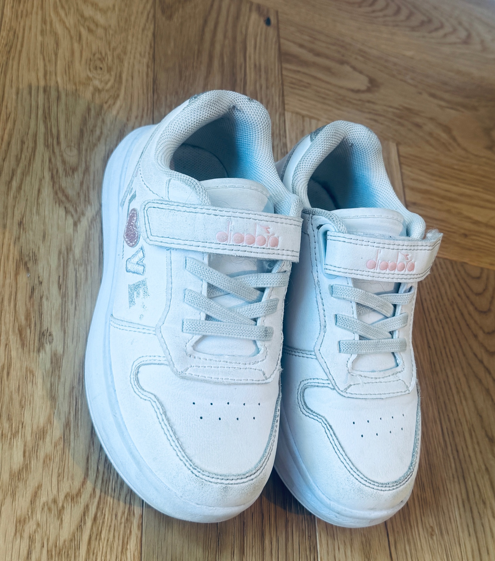 סניקרס בנות דיאדורה – Diadora Kids יד שנייה בנמיז - Nemyz