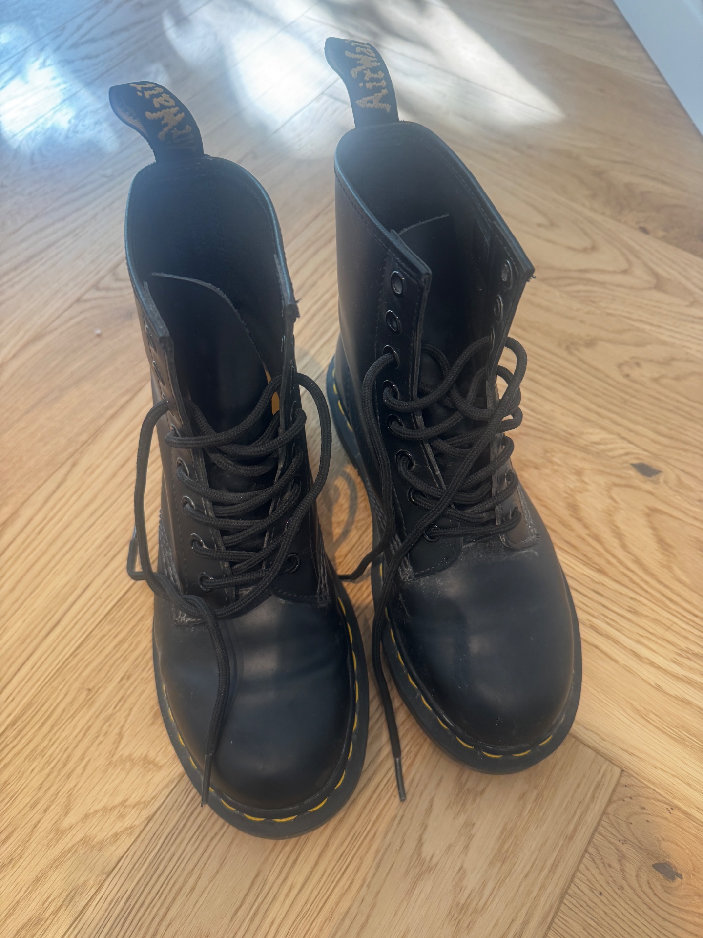 Dr. Martins Dr. Martens - ד"ר מרטינס יד שנייה בנמיז - Nemyz