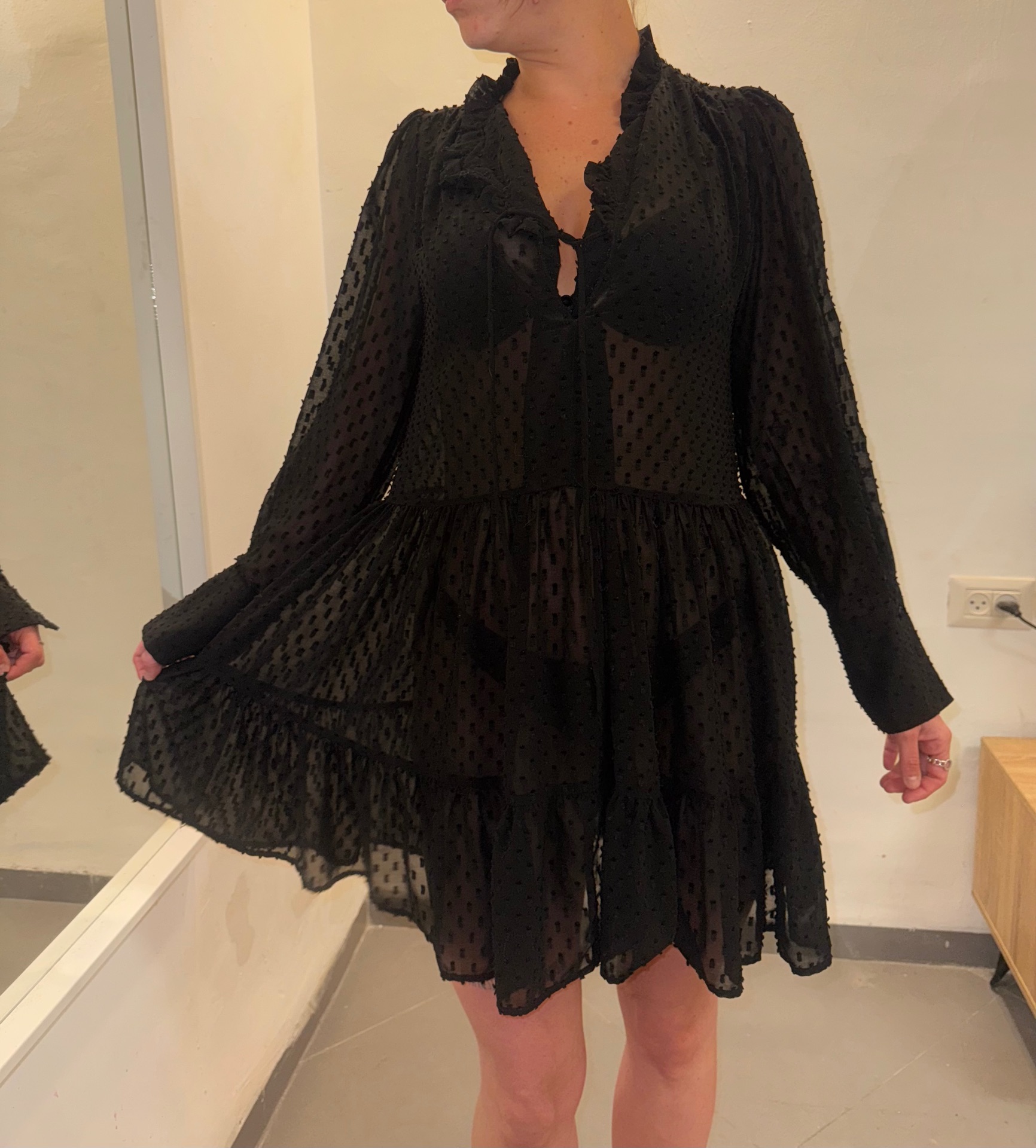 שמלת שקופה עם נקודות H&M - אייץ' אנד אם יד שנייה בנמיז - Nemyz