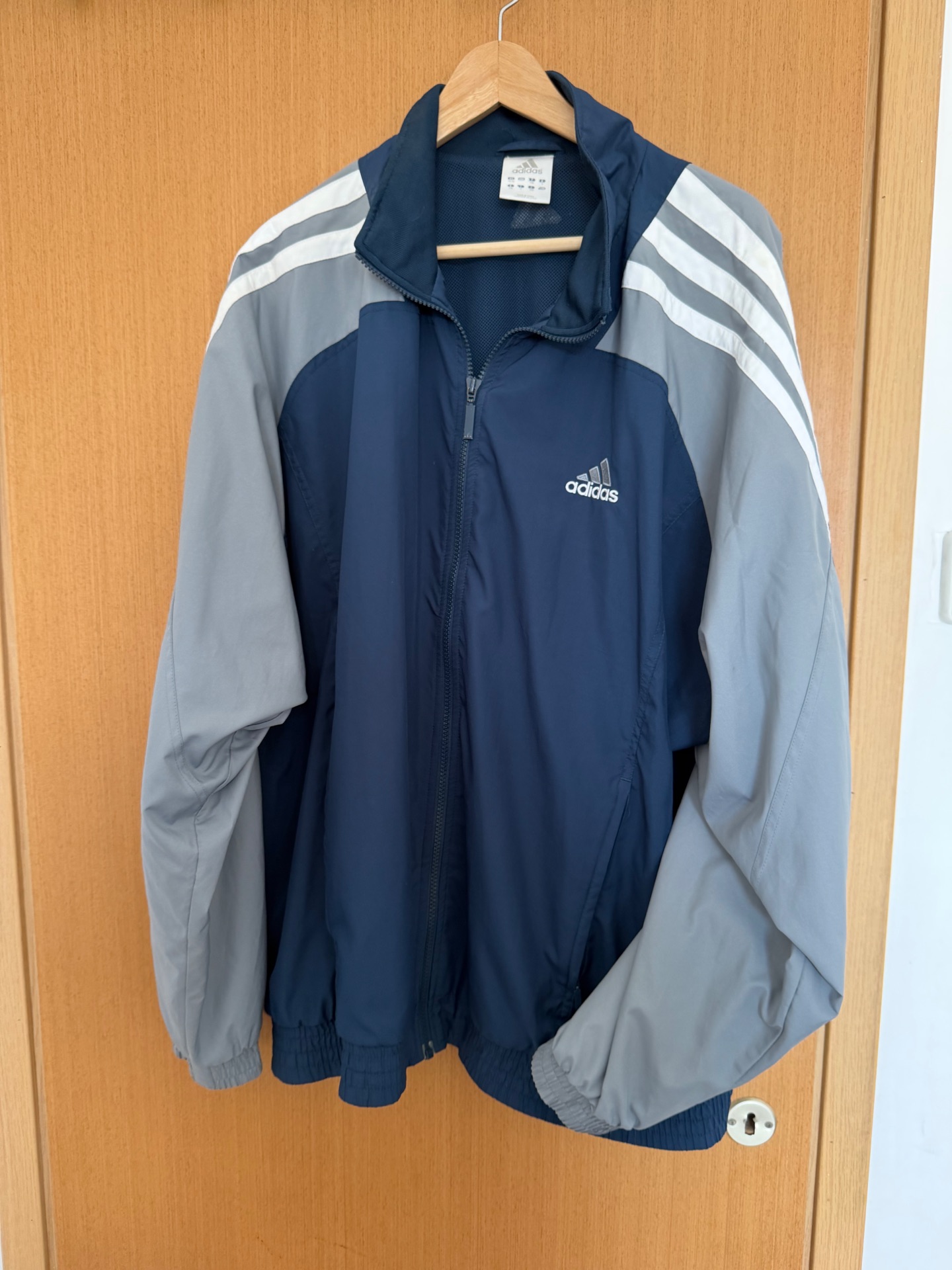 אדידס סווצ׳רט Adidas – אדידס יד שנייה בנמיז - Nemyz