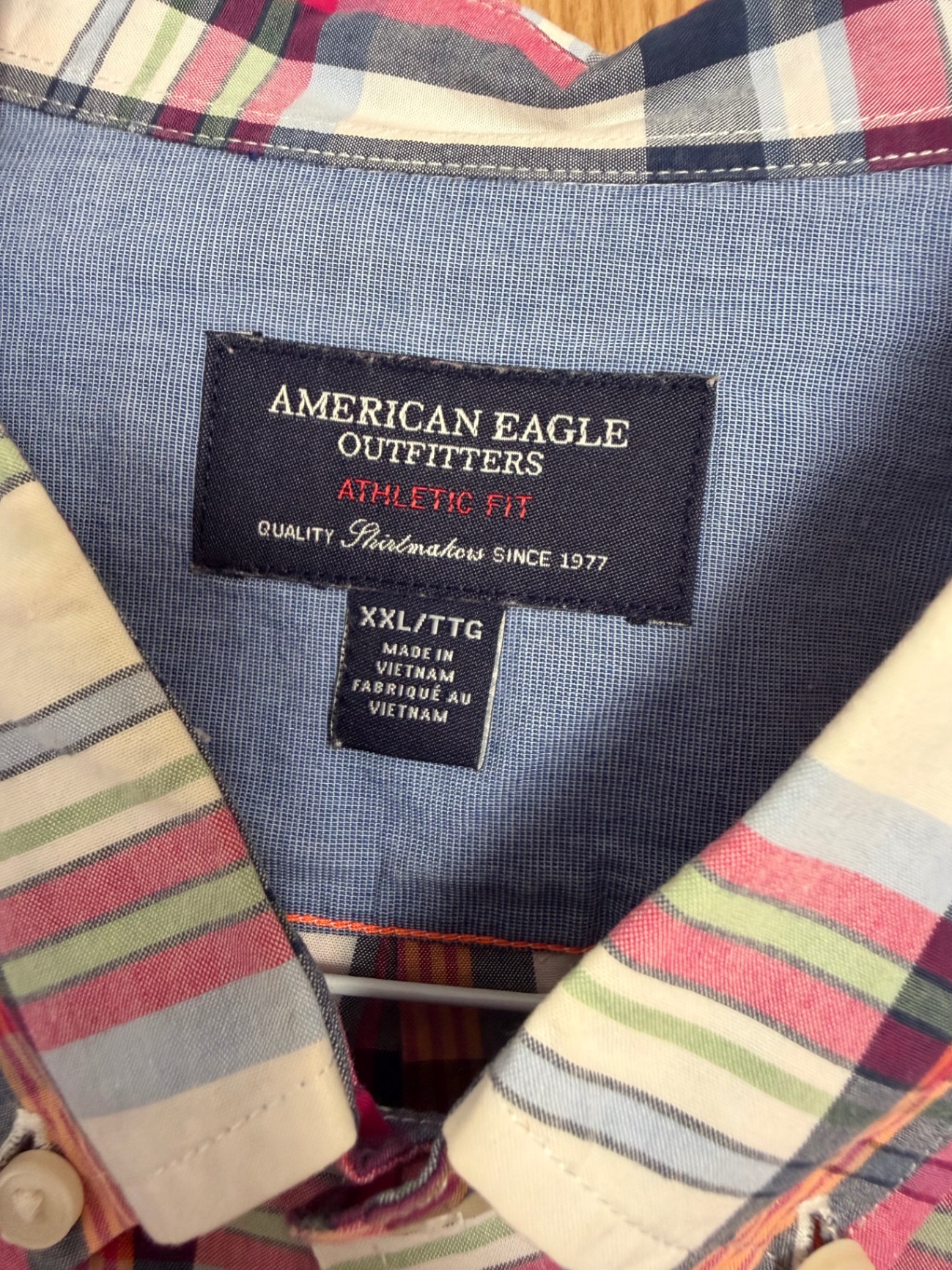 מכופתרת משבצות צבעונ American Eagle – אמריקן איגל יד שנייה בנמיז - Nemyz