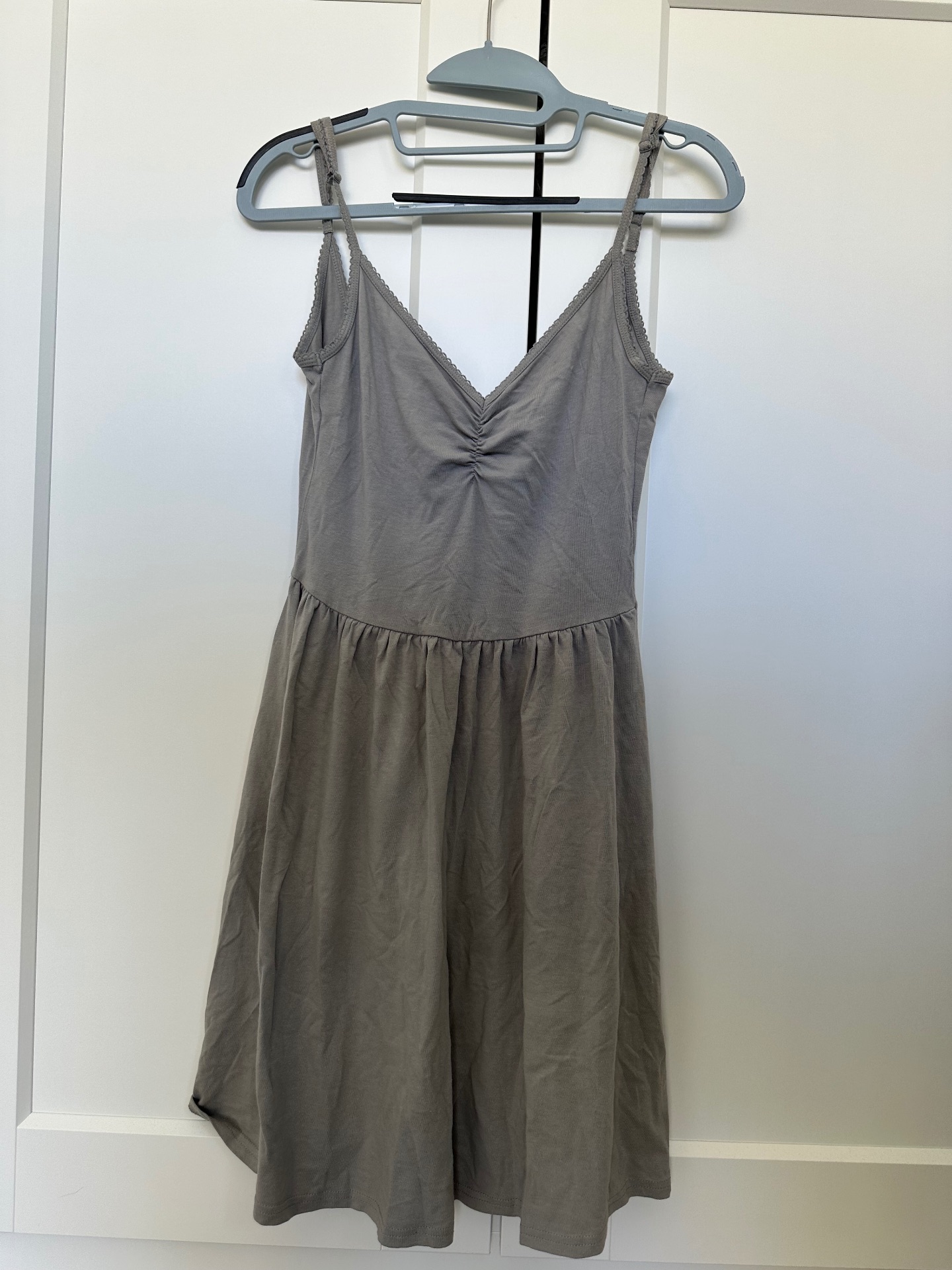 שמלת קיץ גב פתוח Asos – אסוס יד שנייה בנמיז - Nemyz