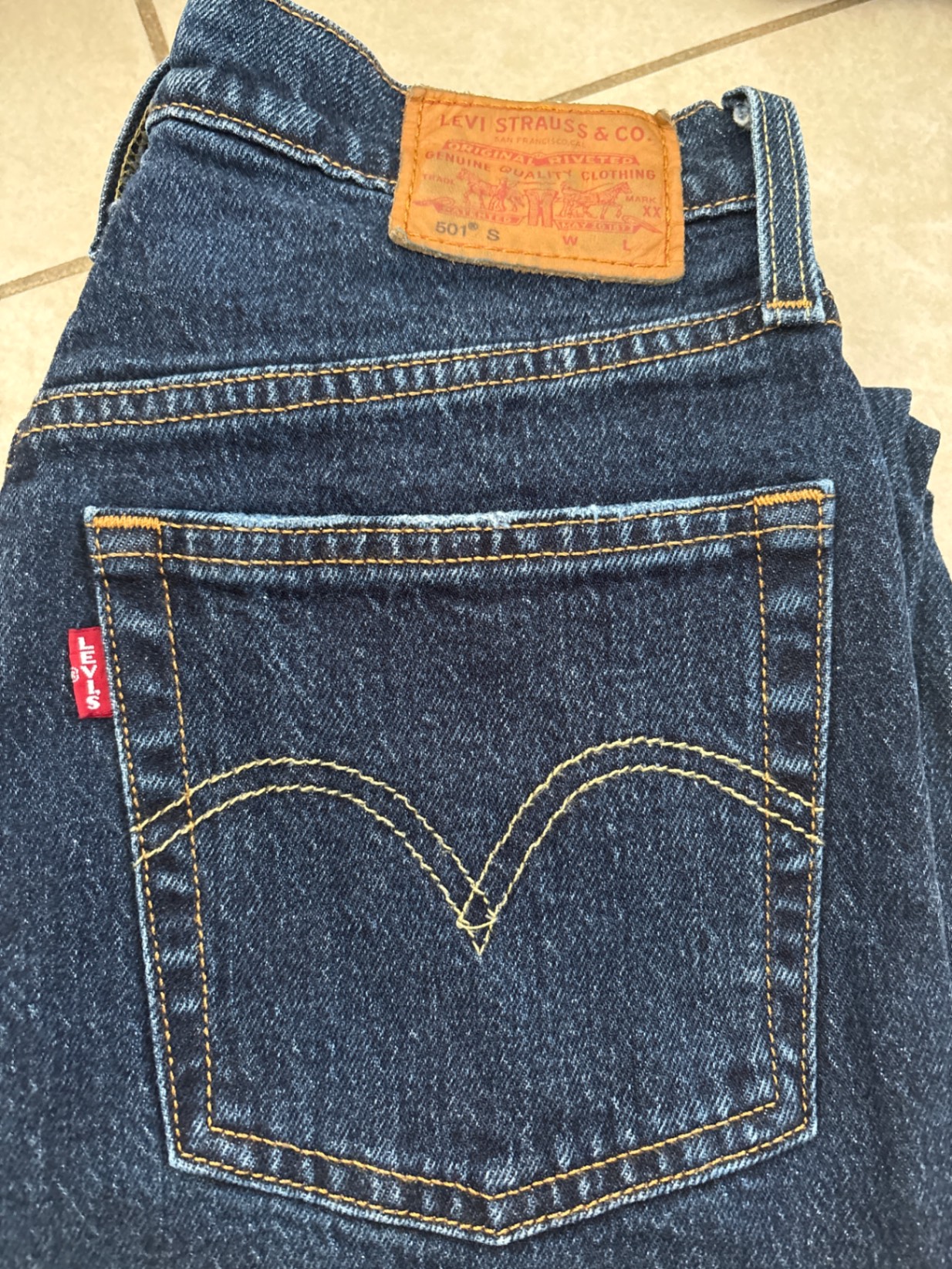 ג׳ינס ליוויס Levi's - ליווייס יד שנייה בנמיז - Nemyz