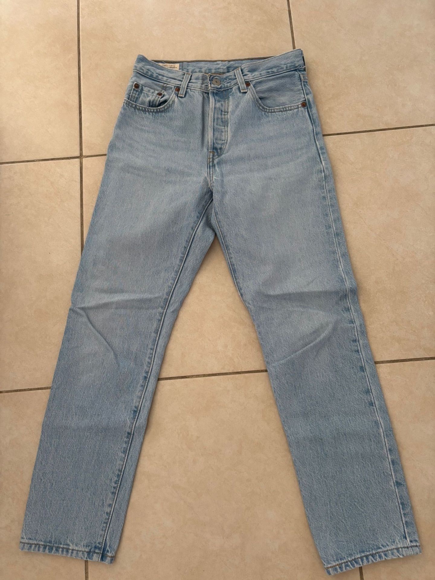 ג׳ינס ליוויס Levi's - ליווייס יד שנייה בנמיז - Nemyz