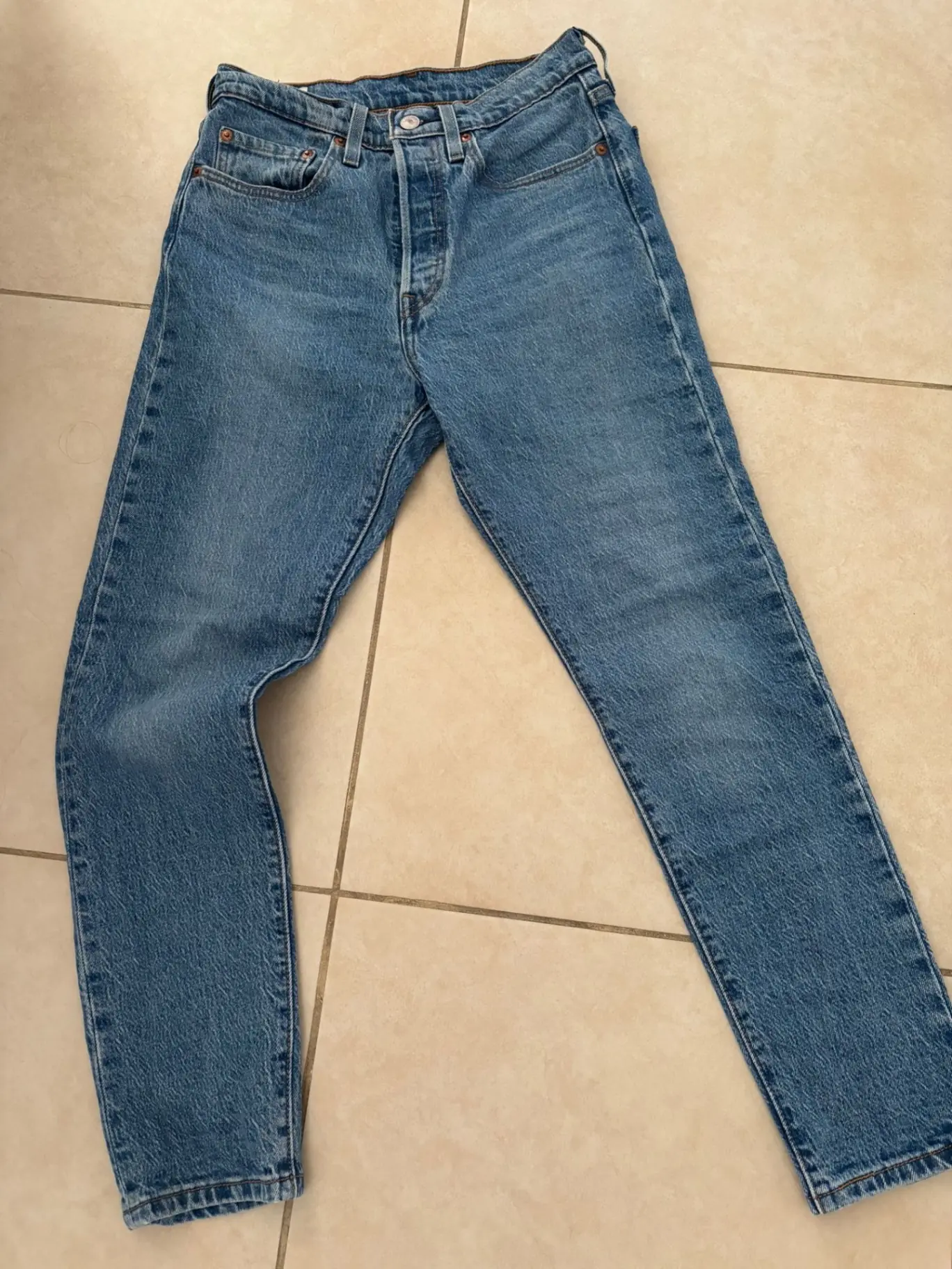 ג׳ינס ליוויס Levi's - ליווייס יד שנייה בנמיז - Nemyz