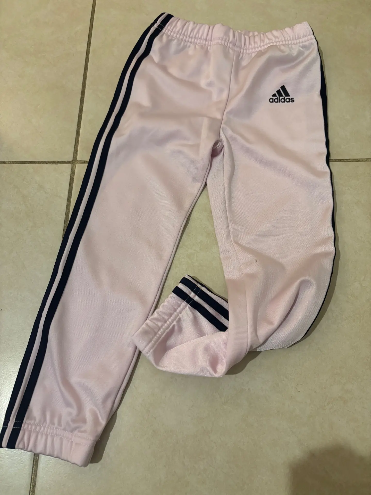 מכנסי אדידס ילדה Adidas – אדידס יד שנייה בנמיז - Nemyz