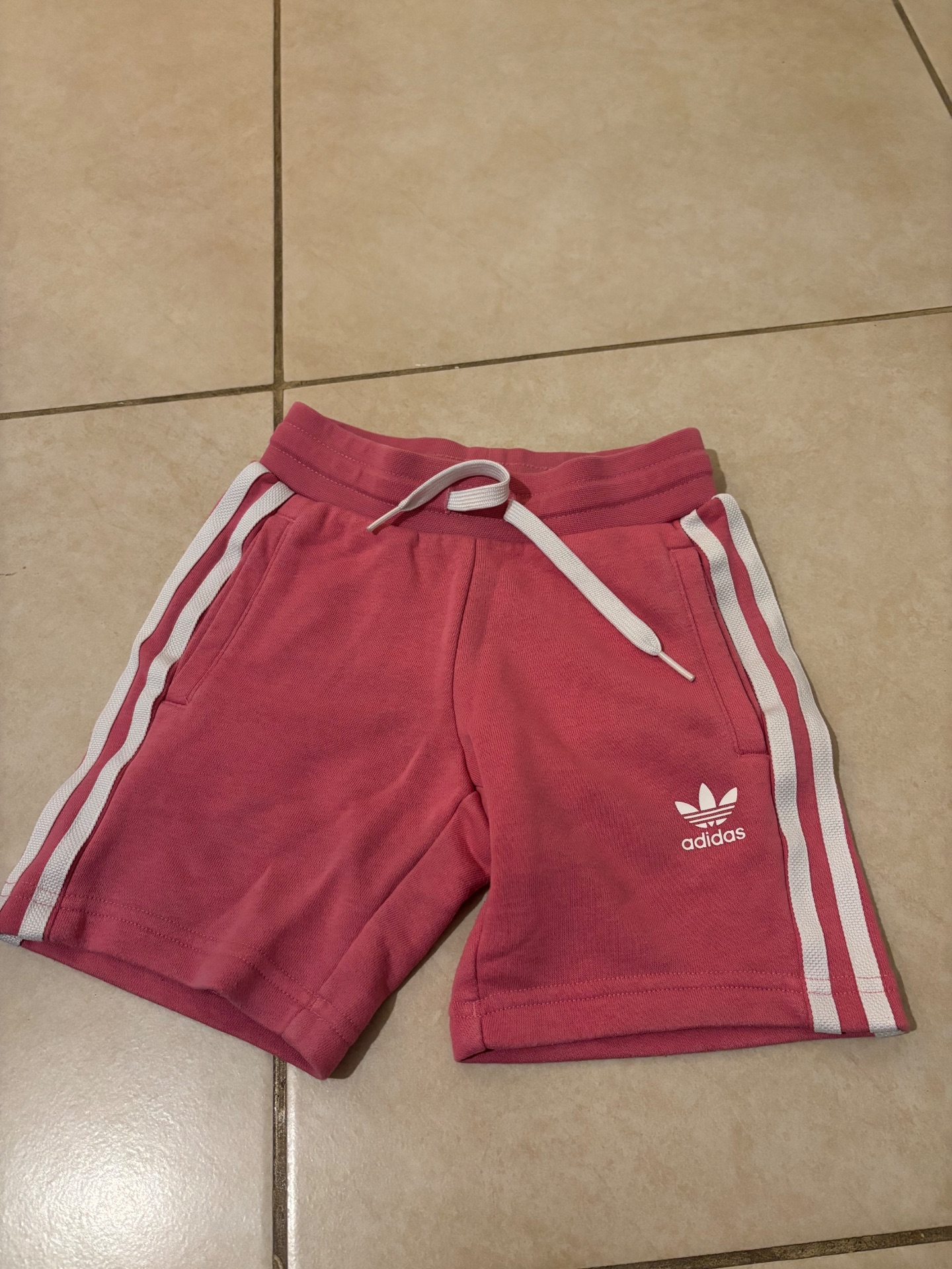 שורט אדידס לילדה Adidas – אדידס יד שנייה בנמיז - Nemyz