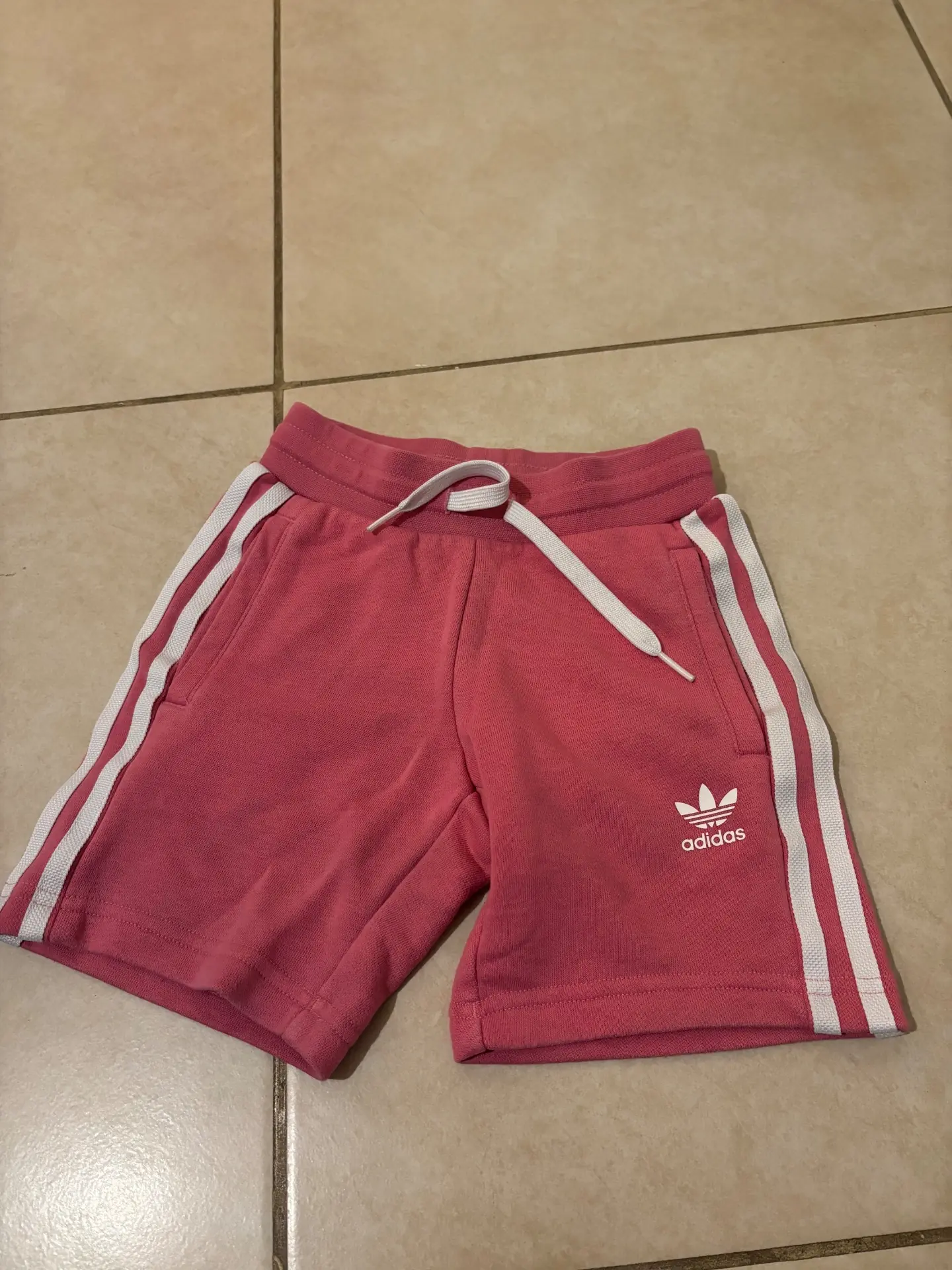 שורט אדידס לילדה Adidas – אדידס יד שנייה בנמיז - Nemyz