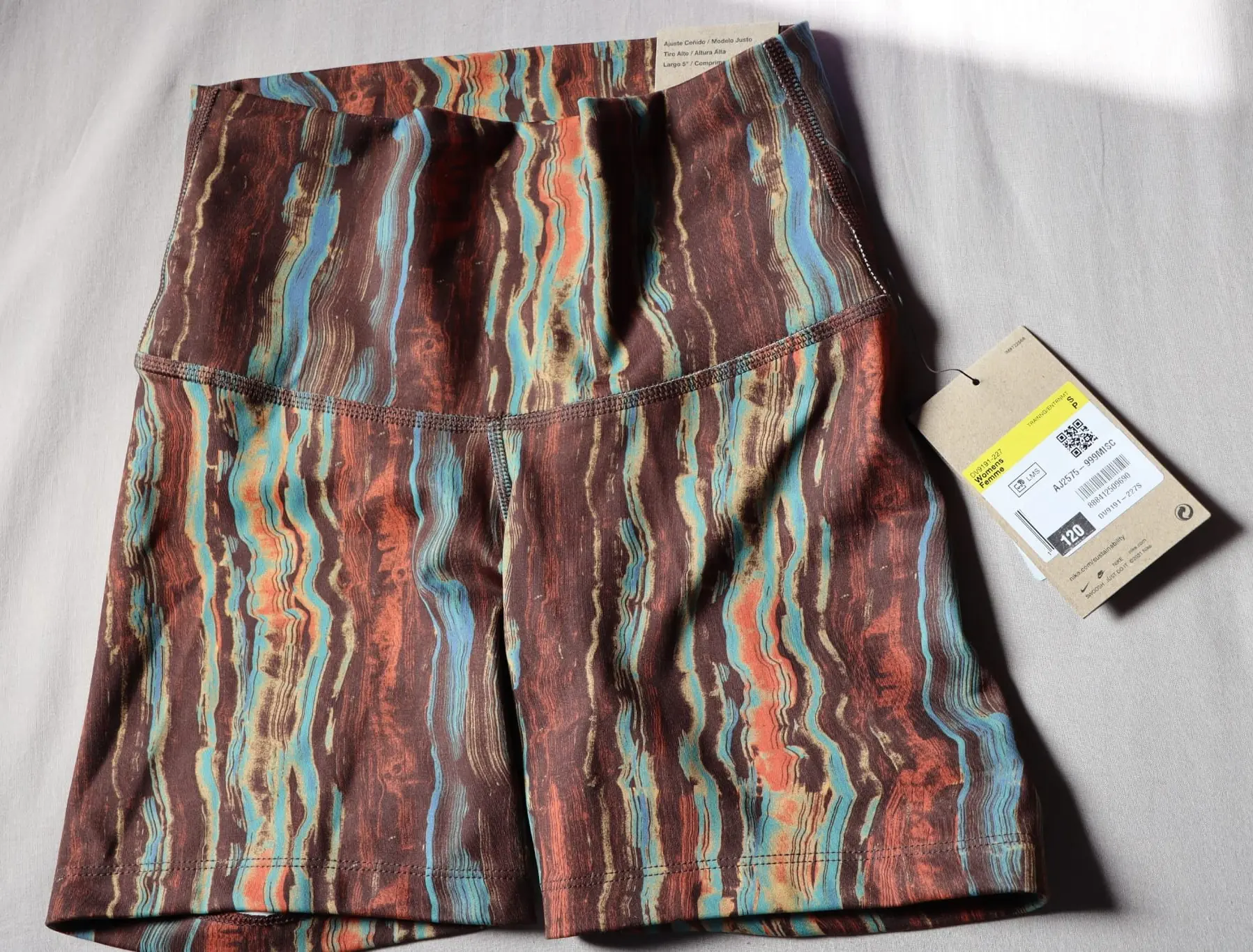 Nike Yoga Shorts Nike - נייקי יד שנייה בנמיז - Nemyz