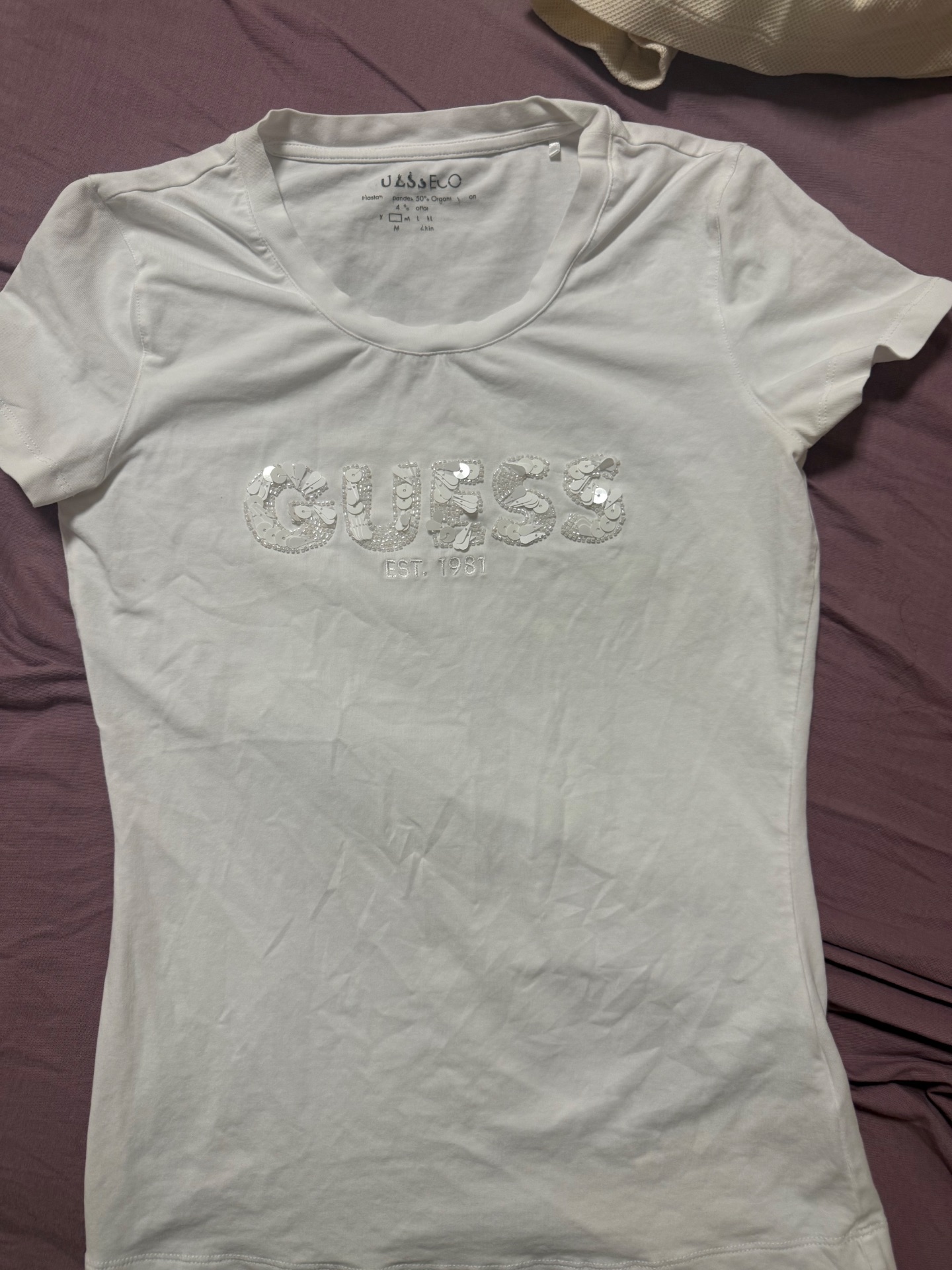 חולצת Guess לבנה Guess - גס יד שנייה בנמיז - Nemyz