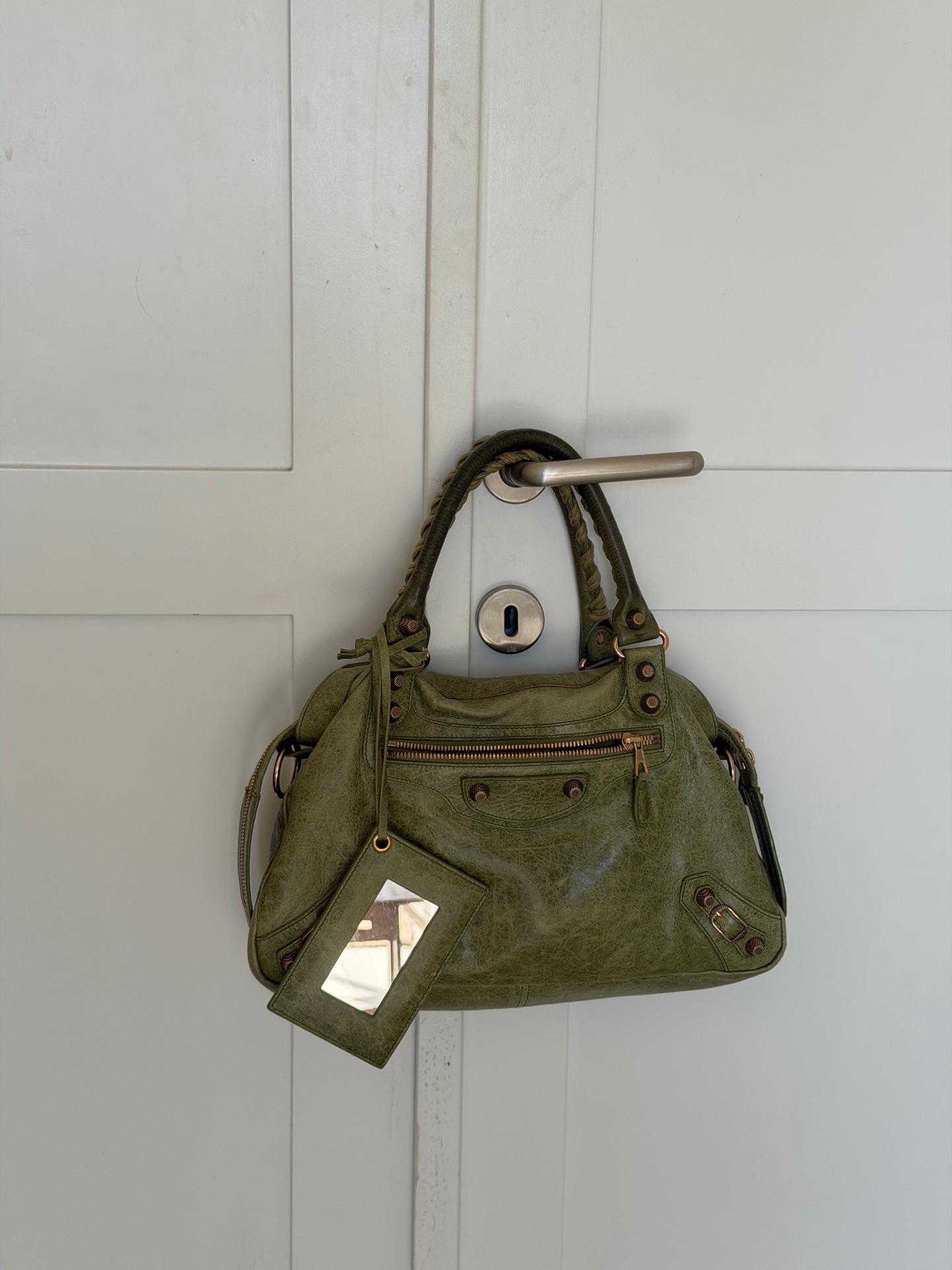 תיק בלאנסיאגה מאצ׳ה Balenciaga – בלנסיאגה יד שנייה בנמיז - Nemyz