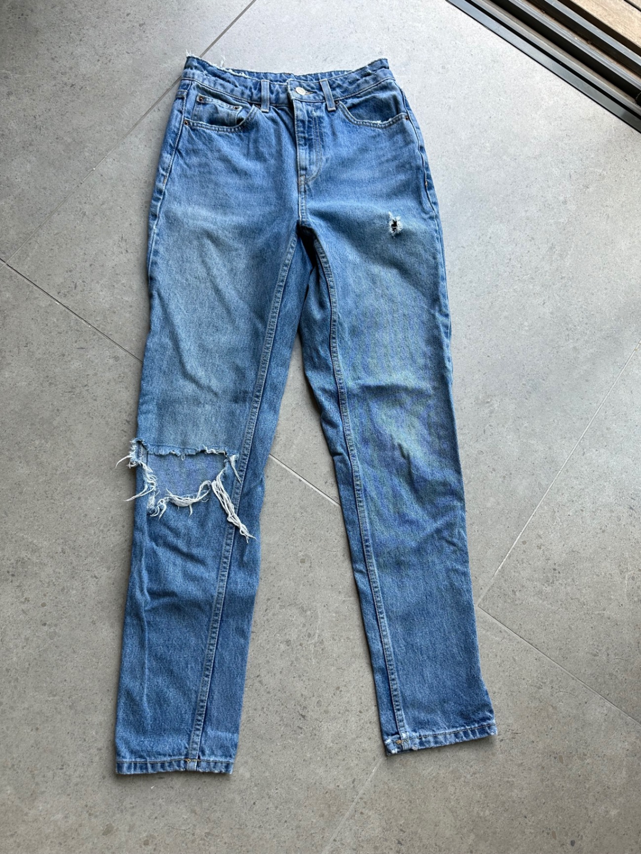 Mom jeans topshop Topshop-טופ שופ יד שנייה בנמיז - Nemyz