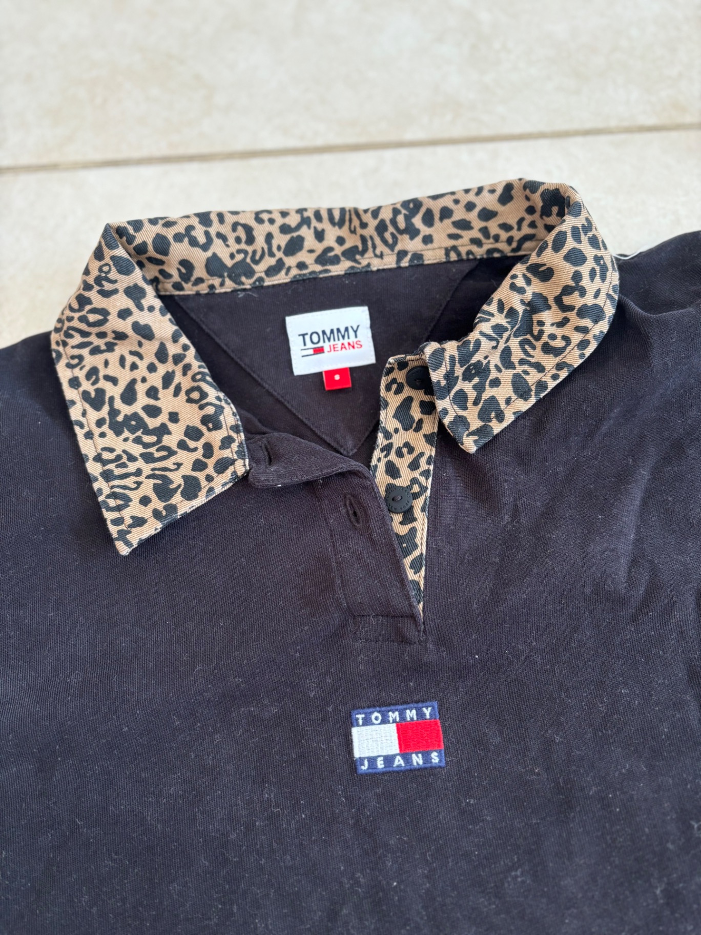 חולצת צווארון טומי Tommy Hilfiger - טומי הילפיגר יד שנייה בנמיז - Nemyz