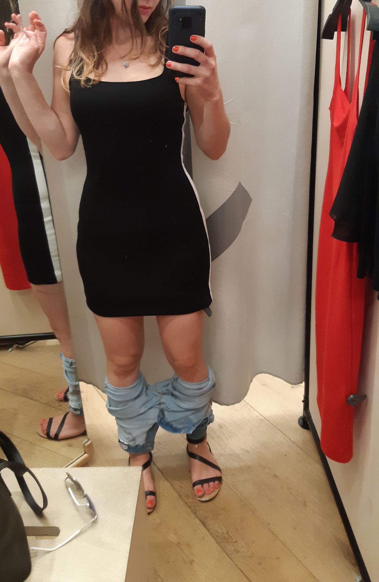 שמלת מיני ברשקה Bershka – ברשקה יד שנייה בנמיז - Nemyz