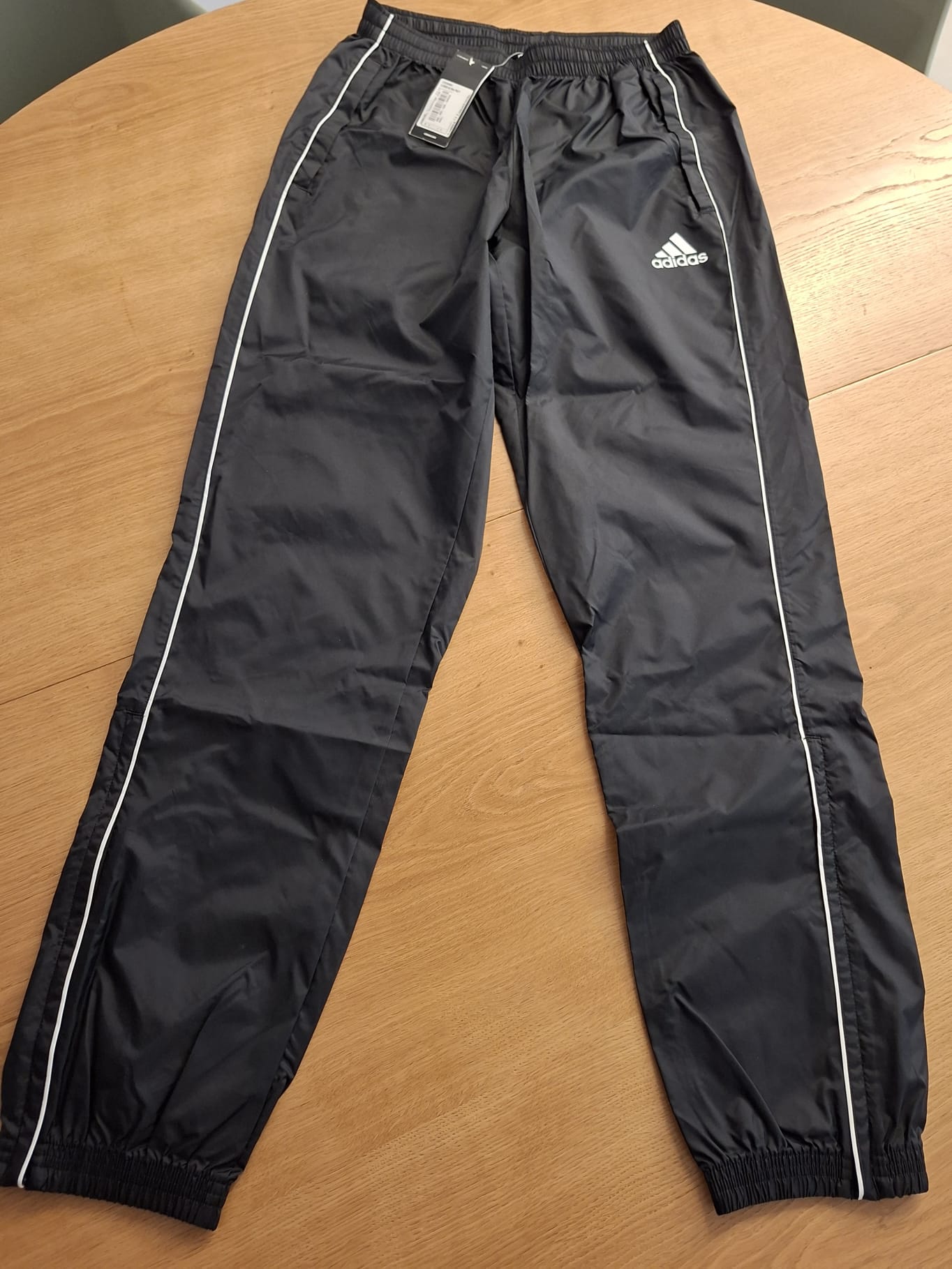 אדידס מכנס ניילון Adidas – אדידס יד שנייה בנמיז - Nemyz