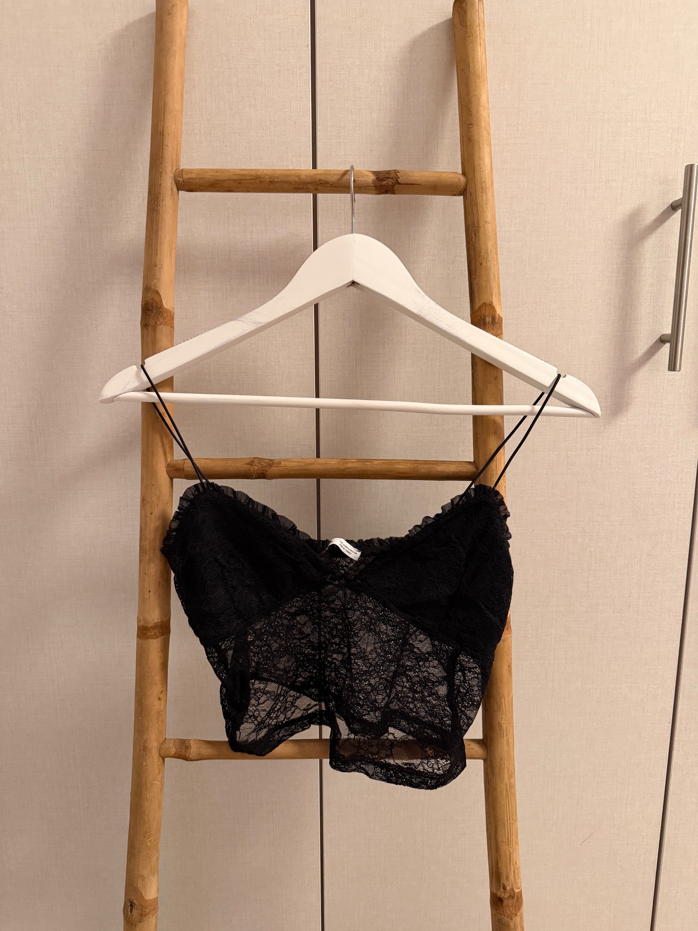 טופ תחרה ברשקה Bershka – ברשקה יד שנייה בנמיז - Nemyz