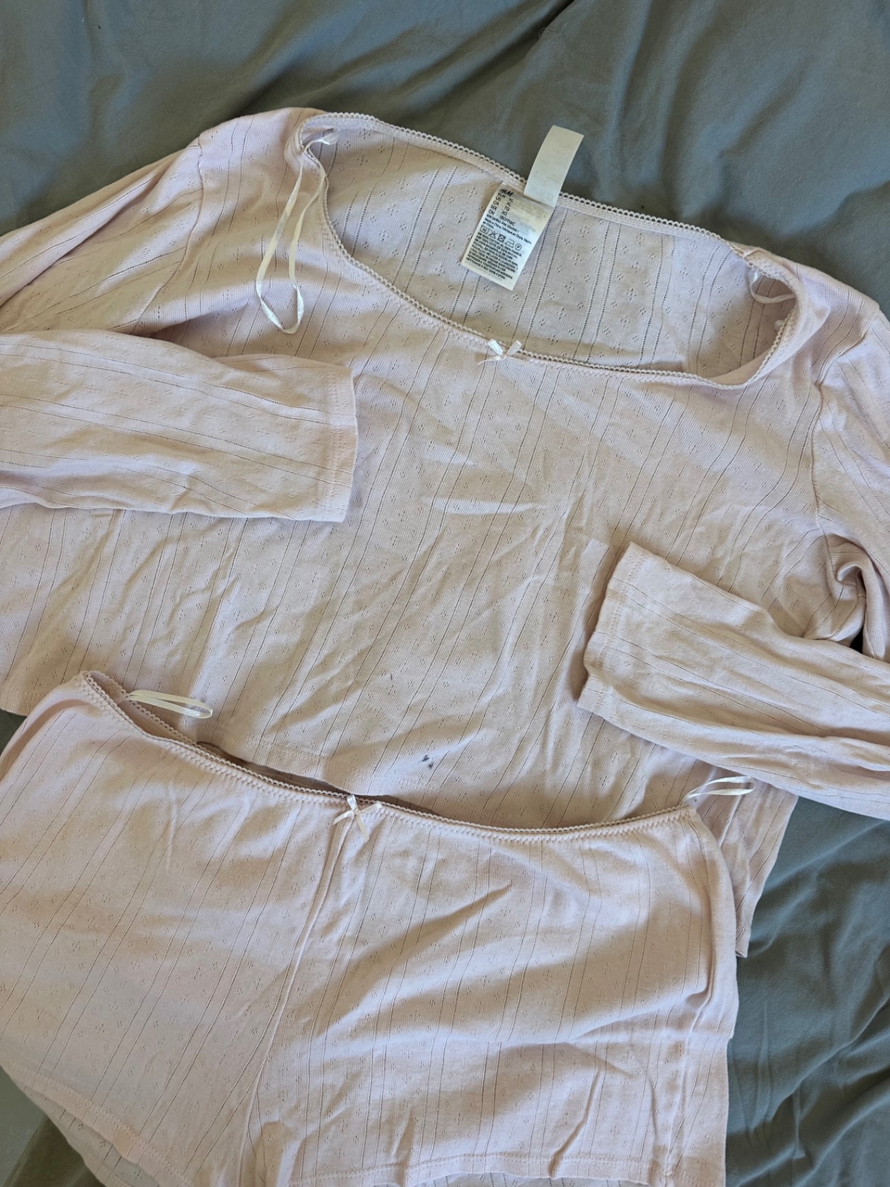 סט פיג׳מה ורוד H&M - אייץ' אנד אם יד שנייה בנמיז - Nemyz