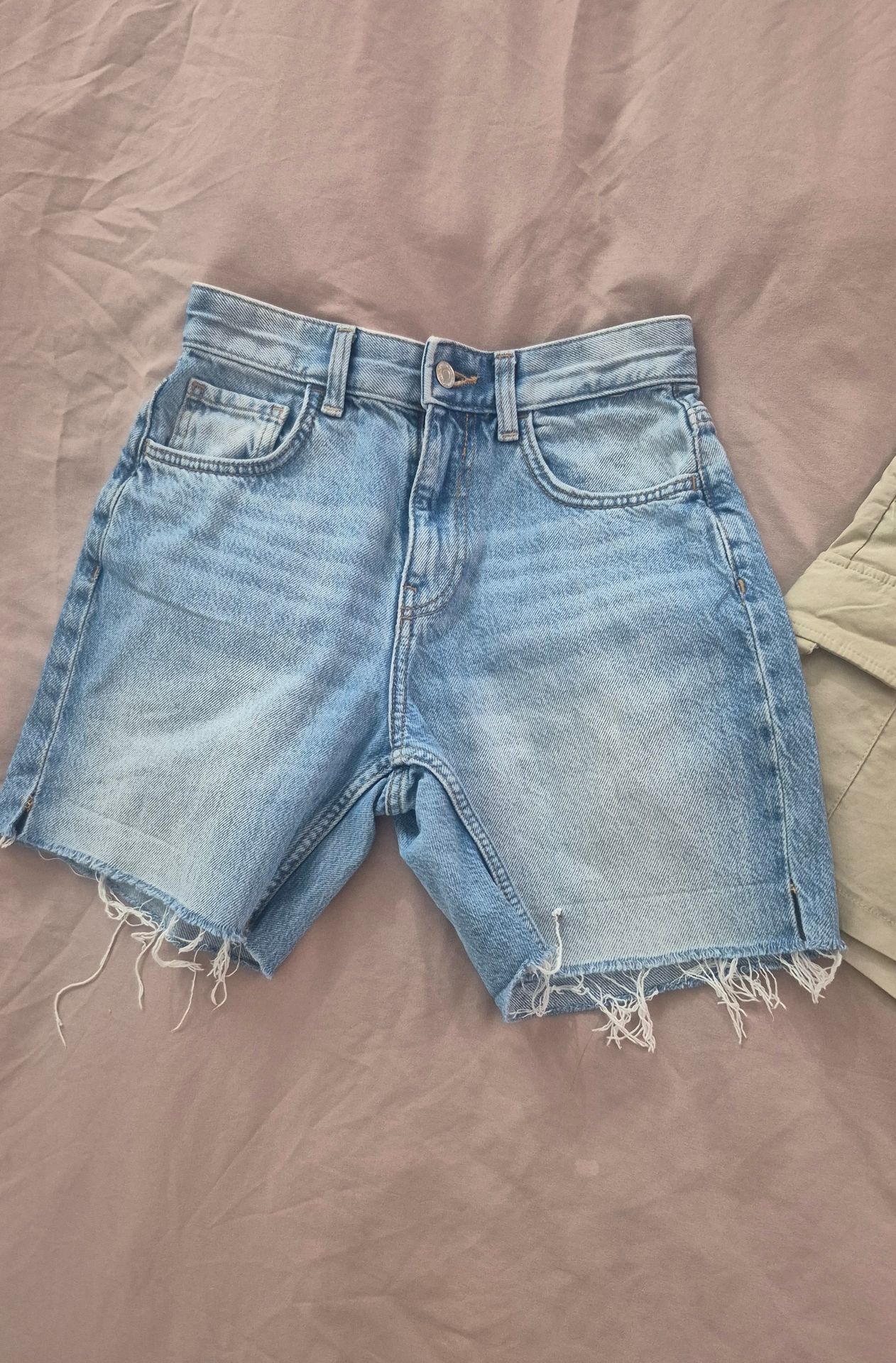ג’ינס קצר 34 ברשקה Bershka – ברשקה יד שנייה בנמיז - Nemyz