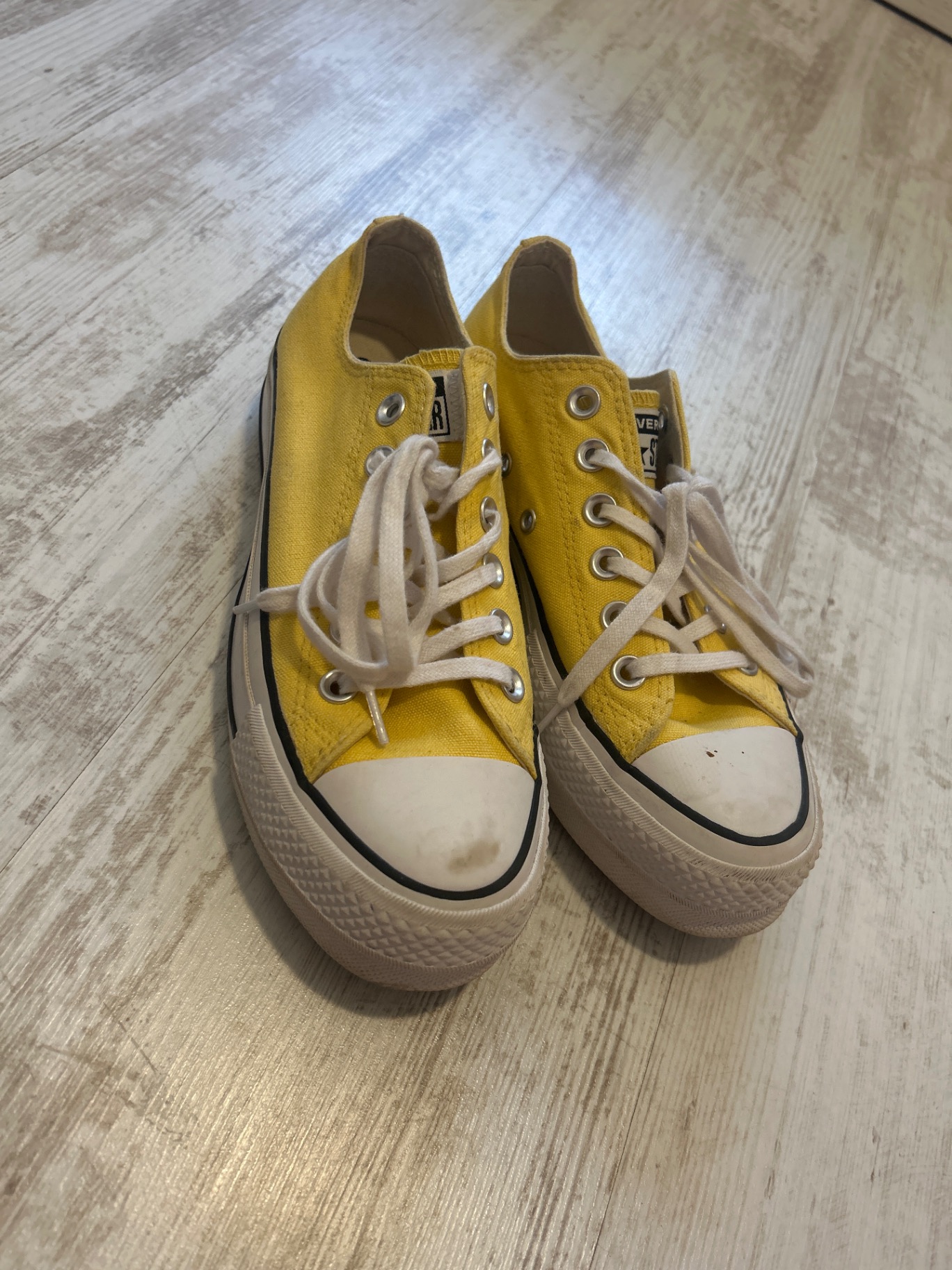 נעלי all star צהובות Converse (All-Star) – קונברס (אול-סטאר) יד שנייה בנמיז - Nemyz