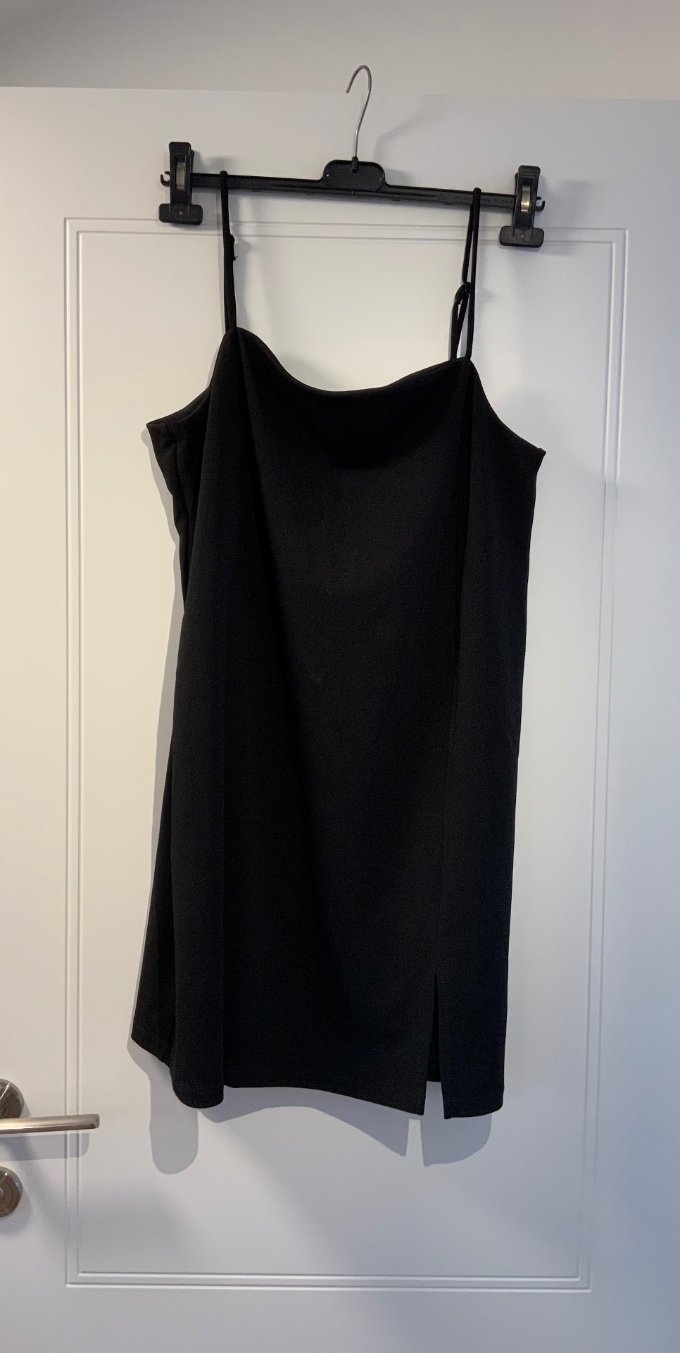 שמלת מיני שחורה H&M - אייץ' אנד אם יד שנייה בנמיז - Nemyz
