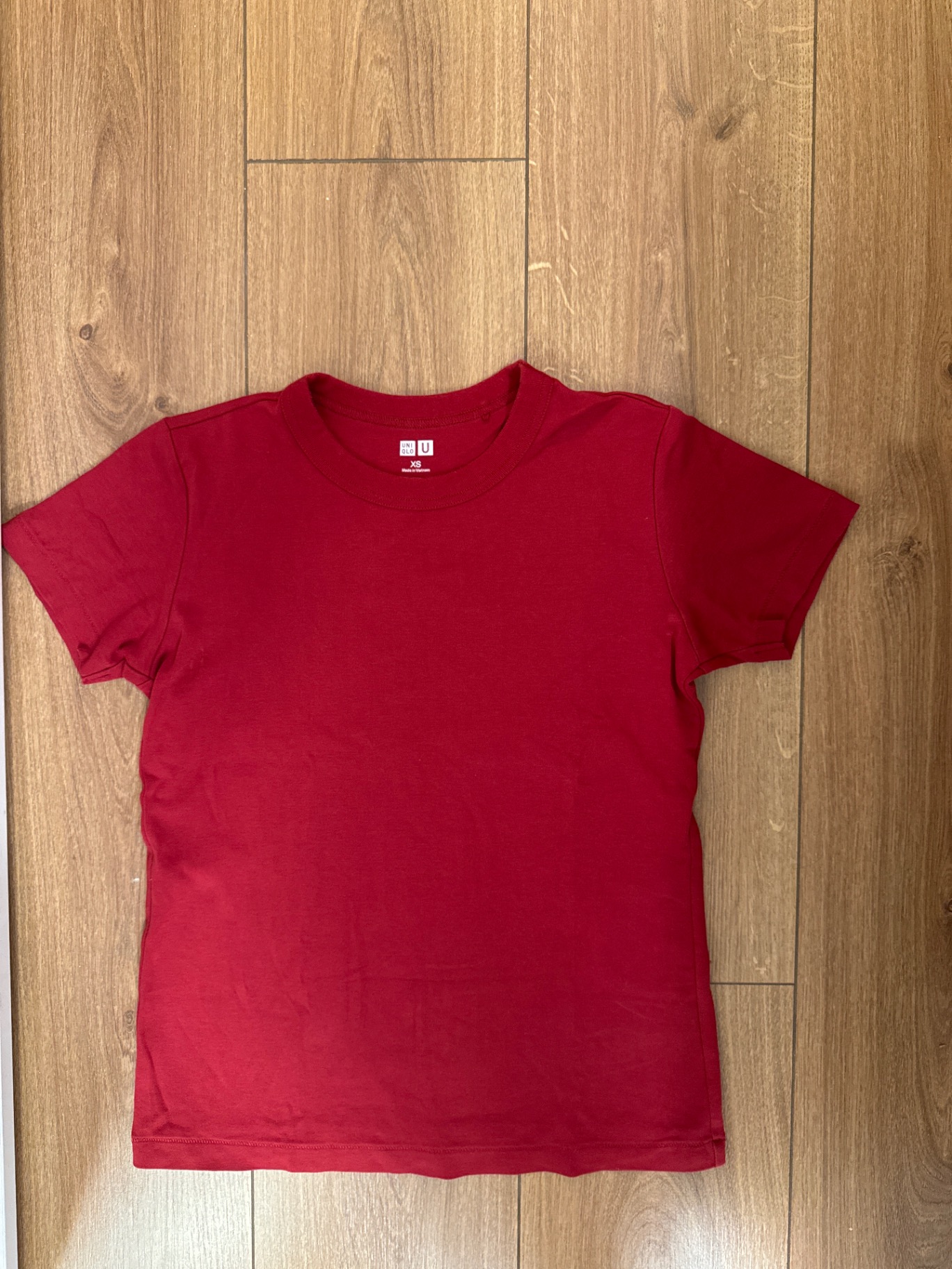 טישרט בורדו יוניקלו יוניקלו – Uniqlo יד שנייה בנמיז - Nemyz
