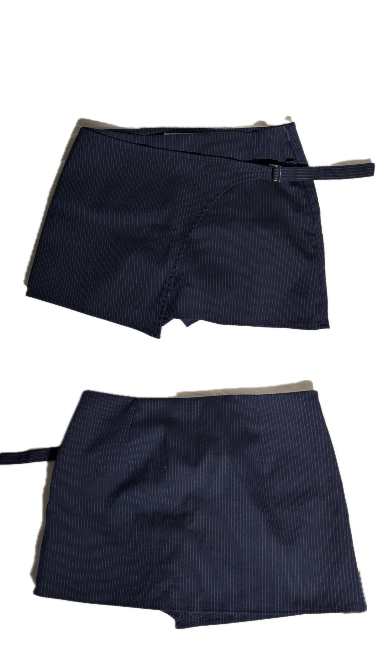 חצאית כחולנייבי פסים Bershka – ברשקה יד שנייה בנמיז - Nemyz