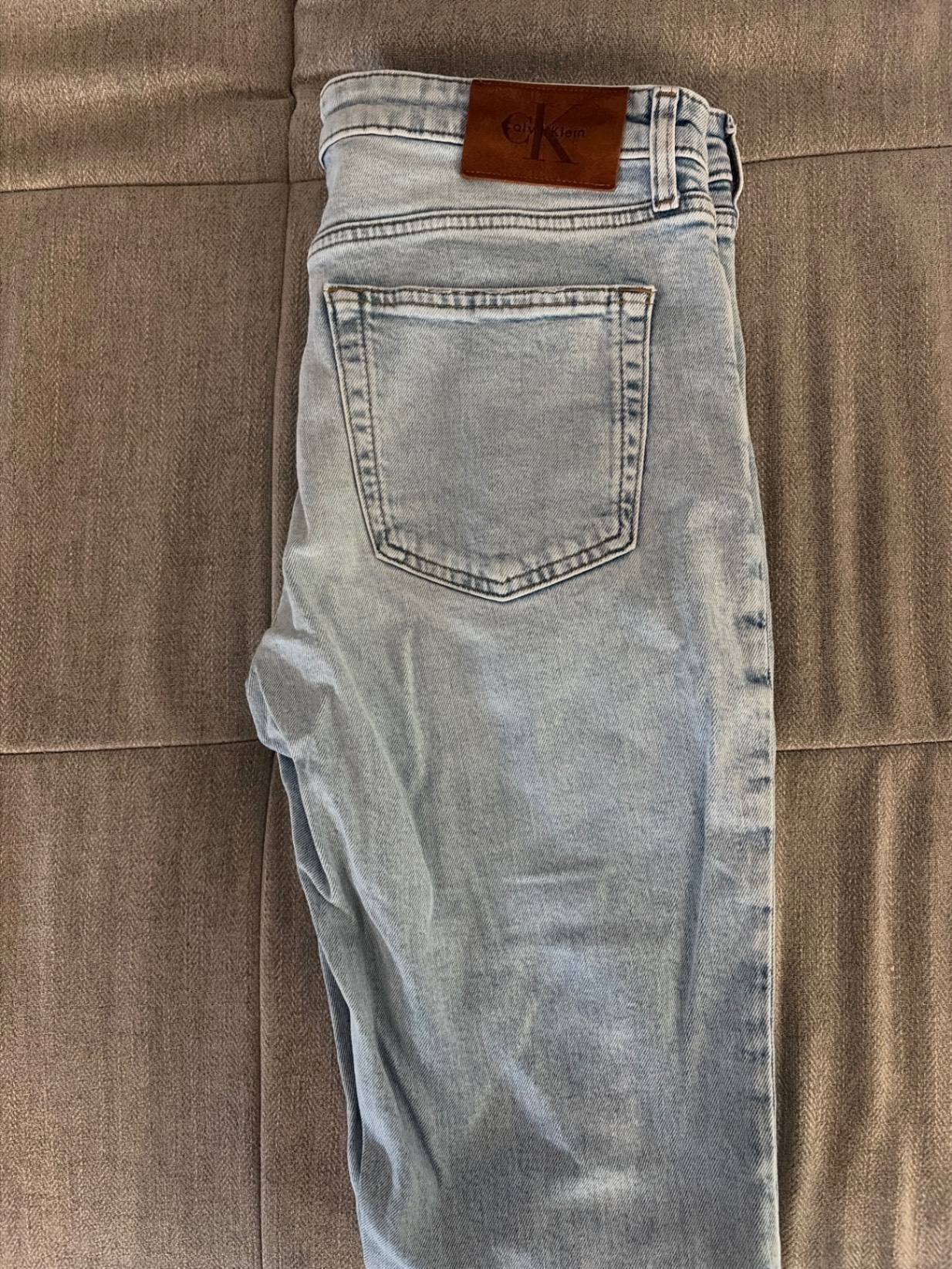 ג׳ינס קלווין קליין Calvin Klein – קלווין קליין יד שנייה בנמיז - Nemyz