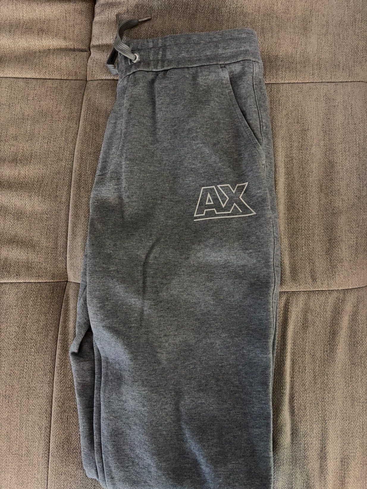 טרנינג אפור ארמאני Armani Exchange – ארמני אקסצ'יינג' יד שנייה בנמיז - Nemyz