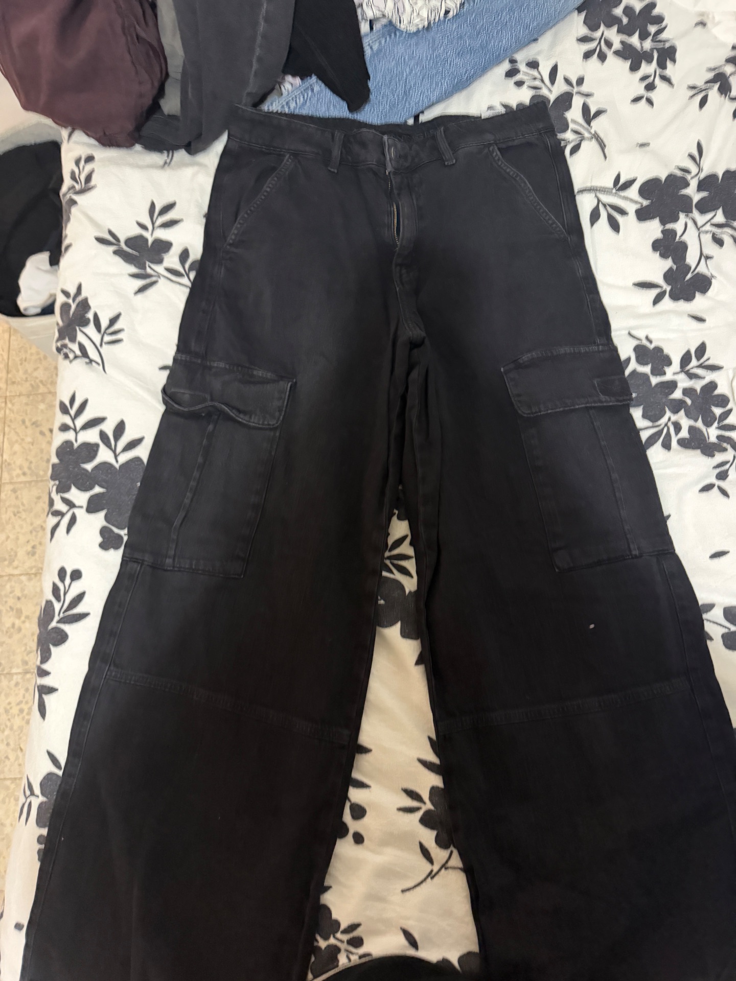 ג׳ינס שחור אמריקן American Eagle – אמריקן איגל יד שנייה בנמיז - Nemyz