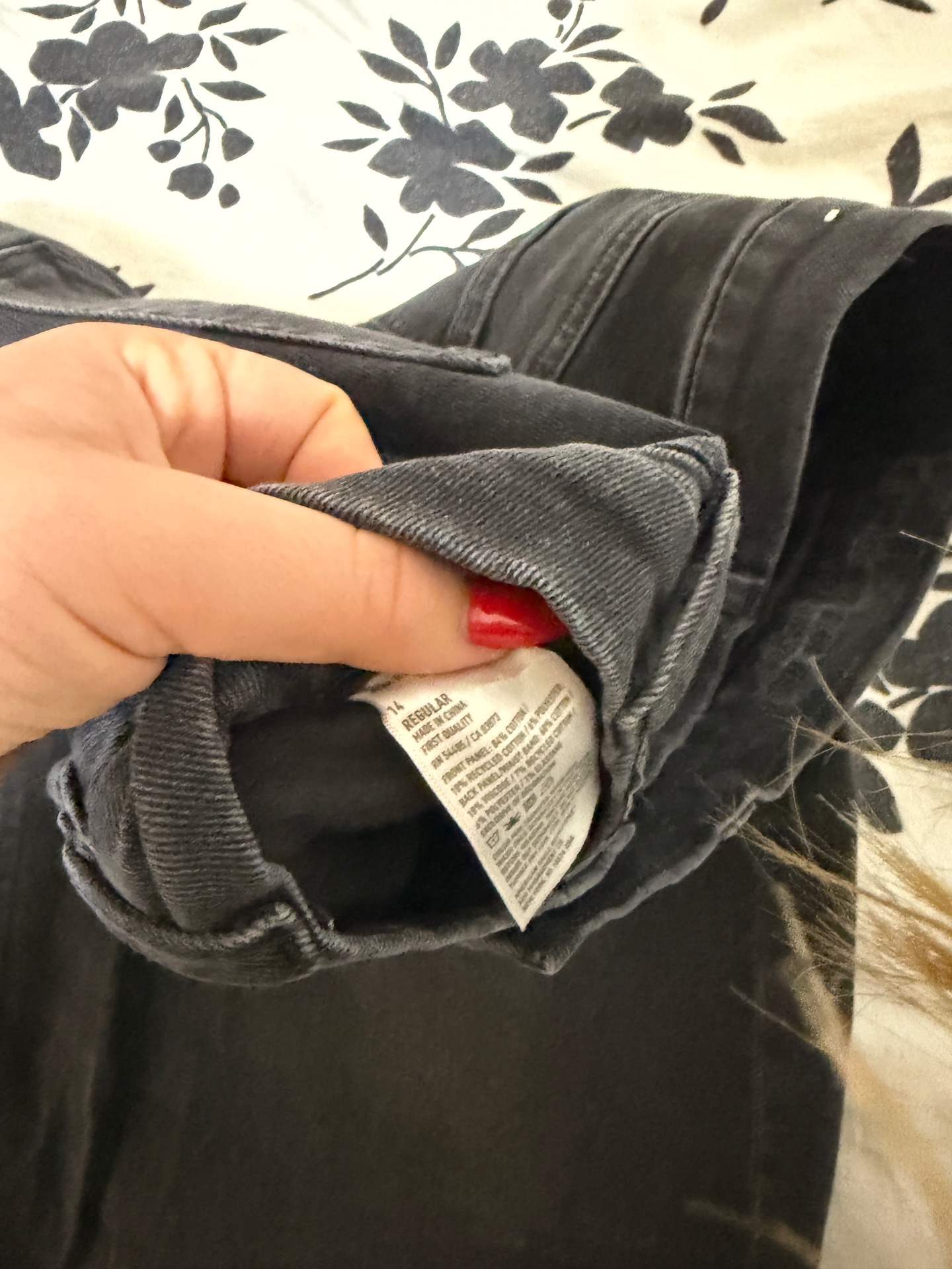ג׳ינס שחור American Eagle – אמריקן איגל יד שנייה בנמיז - Nemyz