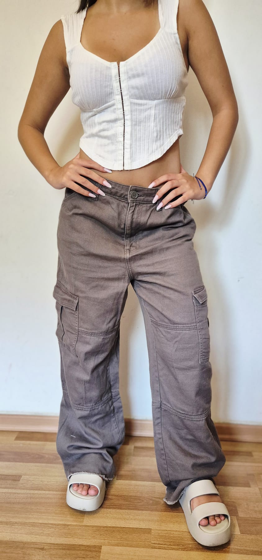 טופ לבן ומחמיא מאוד! Topshop-טופ שופ יד שנייה בנמיז - Nemyz