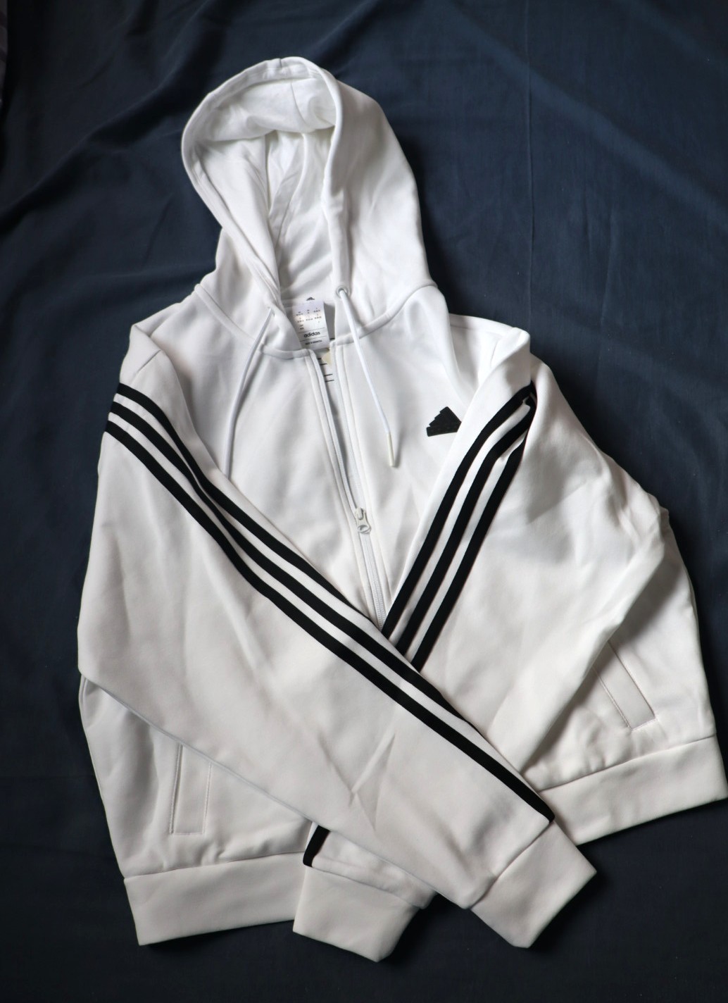 קפוצ׳ון Adidas לבן Adidas – אדידס יד שנייה בנמיז - Nemyz