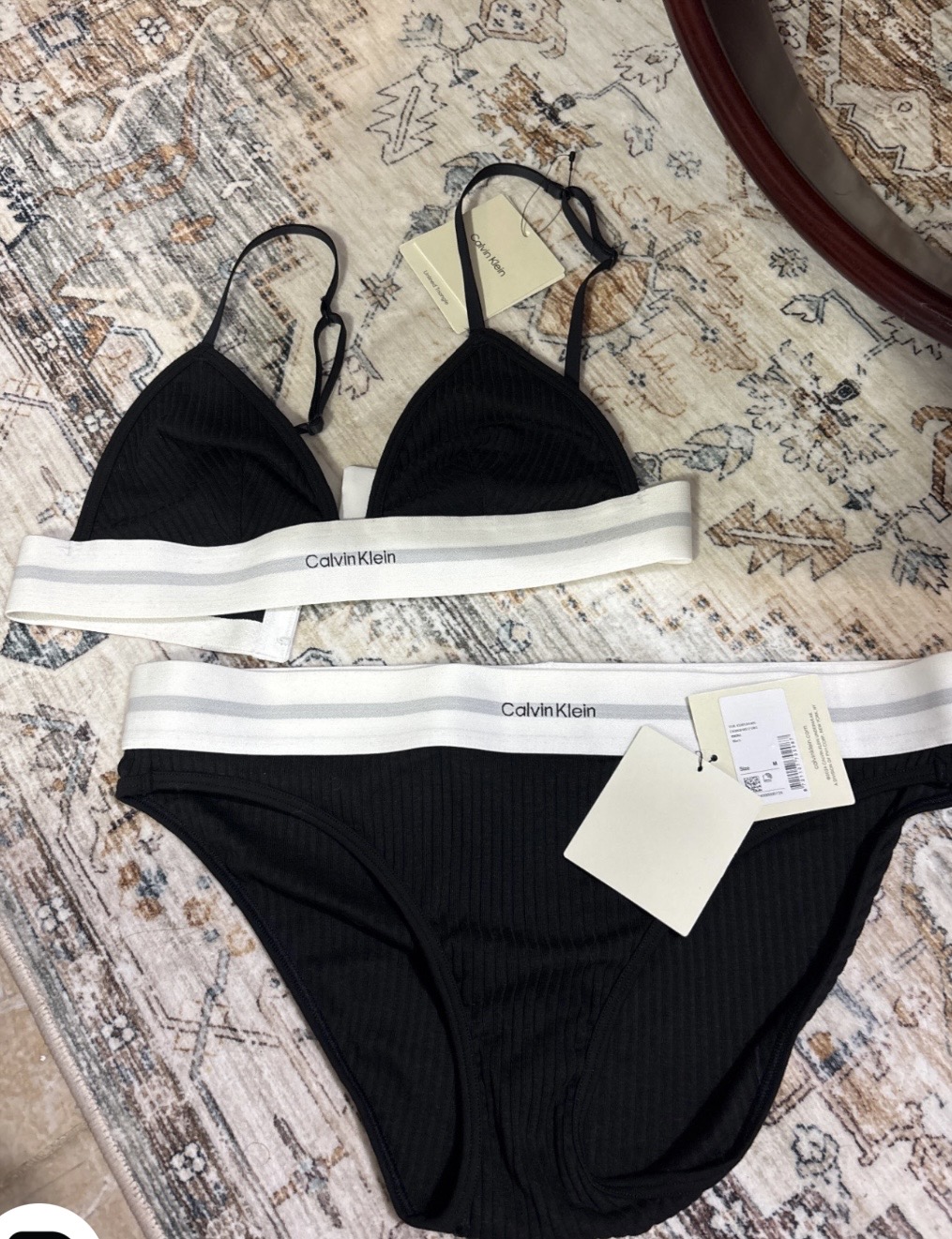 חזייה ותחתון M Calvin Klein – קלווין קליין יד שנייה בנמיז - Nemyz