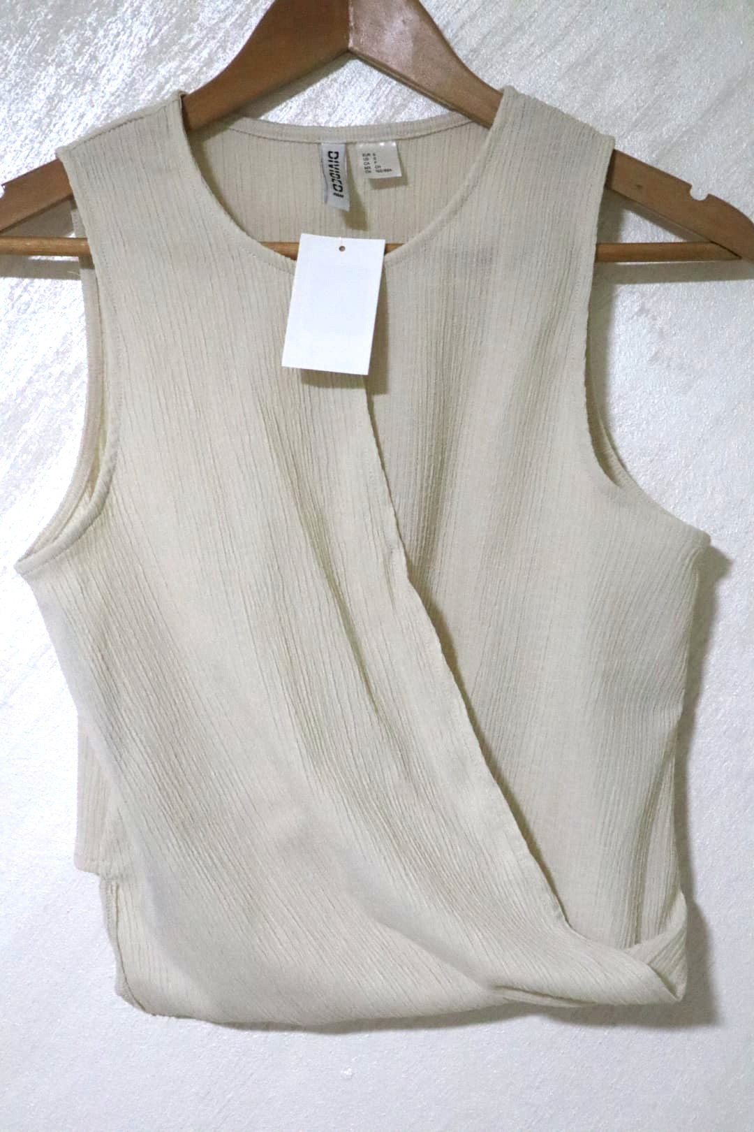 H&M Divided Wrap Top H&M - אייץ' אנד אם יד שנייה בנמיז - Nemyz
