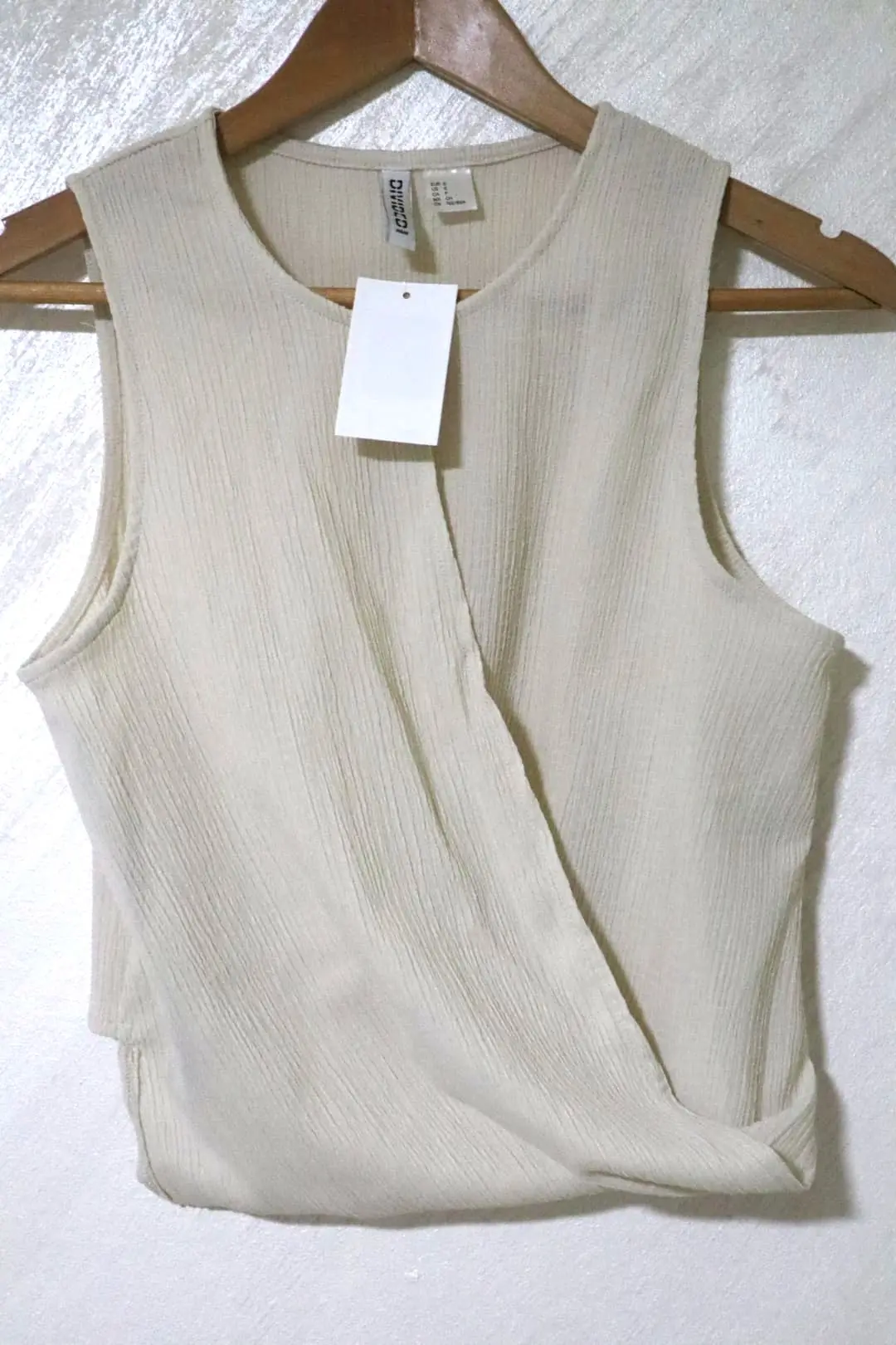 H&M Divided Wrap Top H&M - אייץ' אנד אם יד שנייה בנמיז - Nemyz
